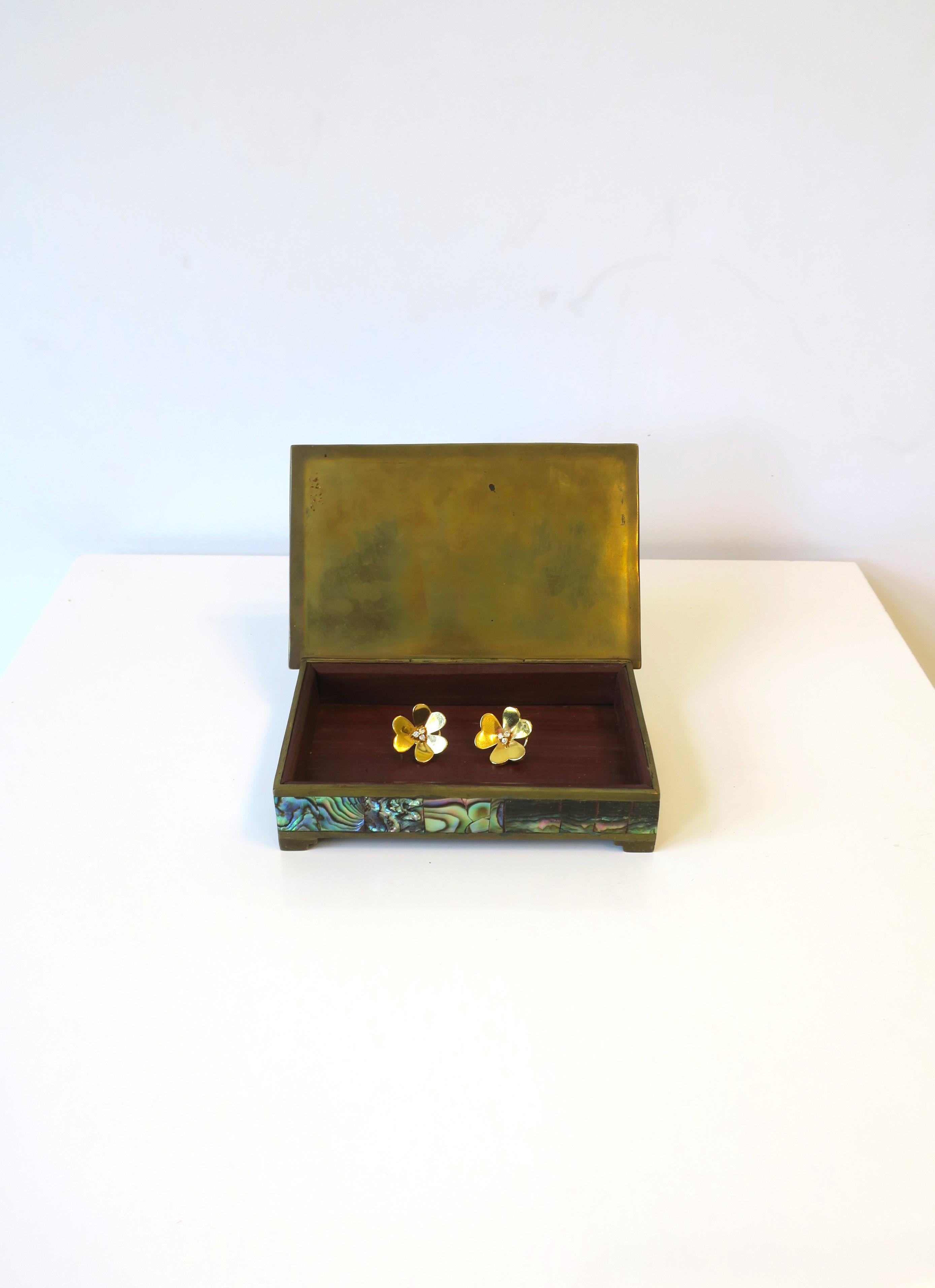 Abalone Seashell and Brass Box In Good Condition For Sale In New York, NY