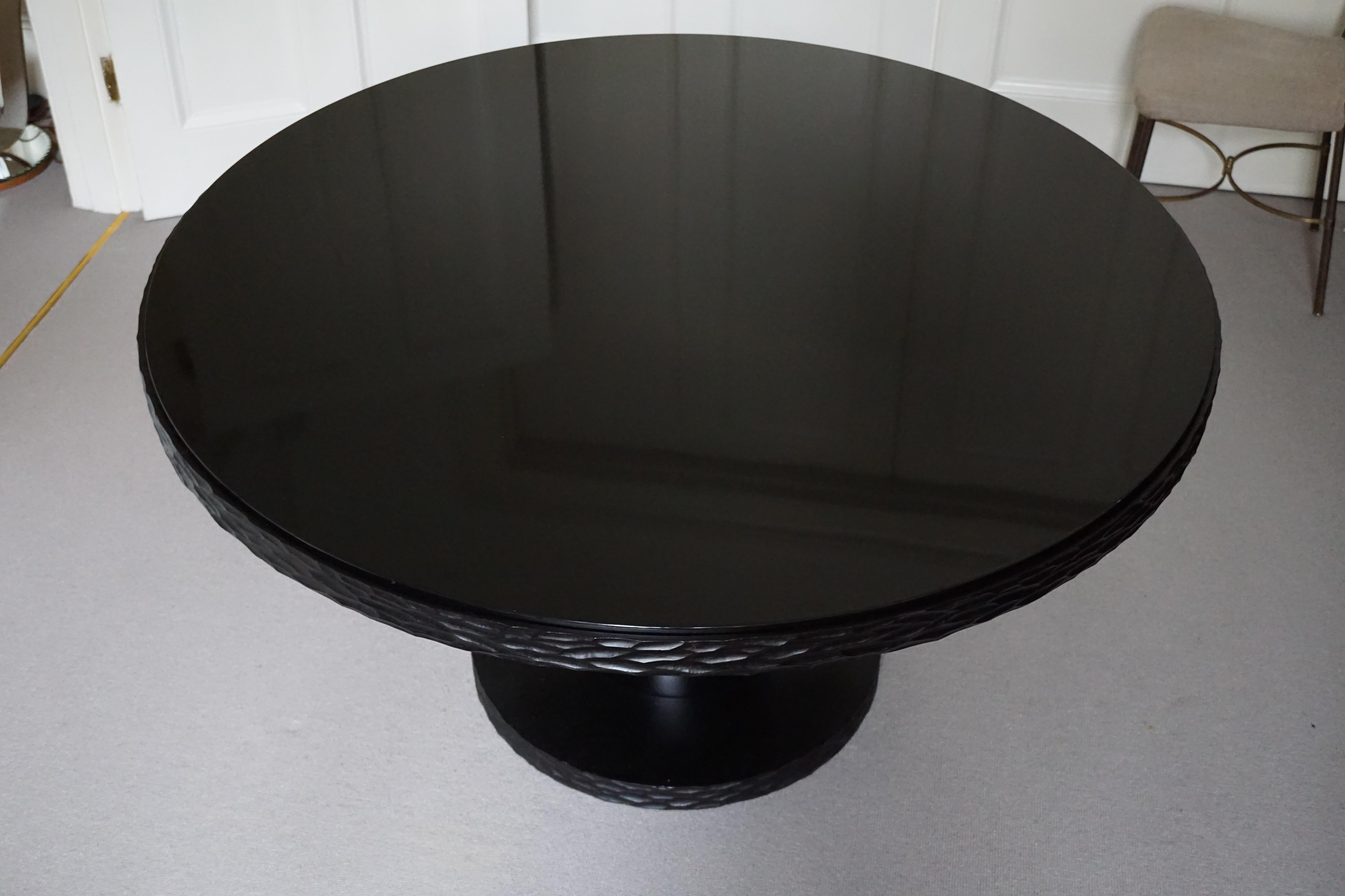 Fibre de verre Table ronde Abara de Francis Sultana en vente
