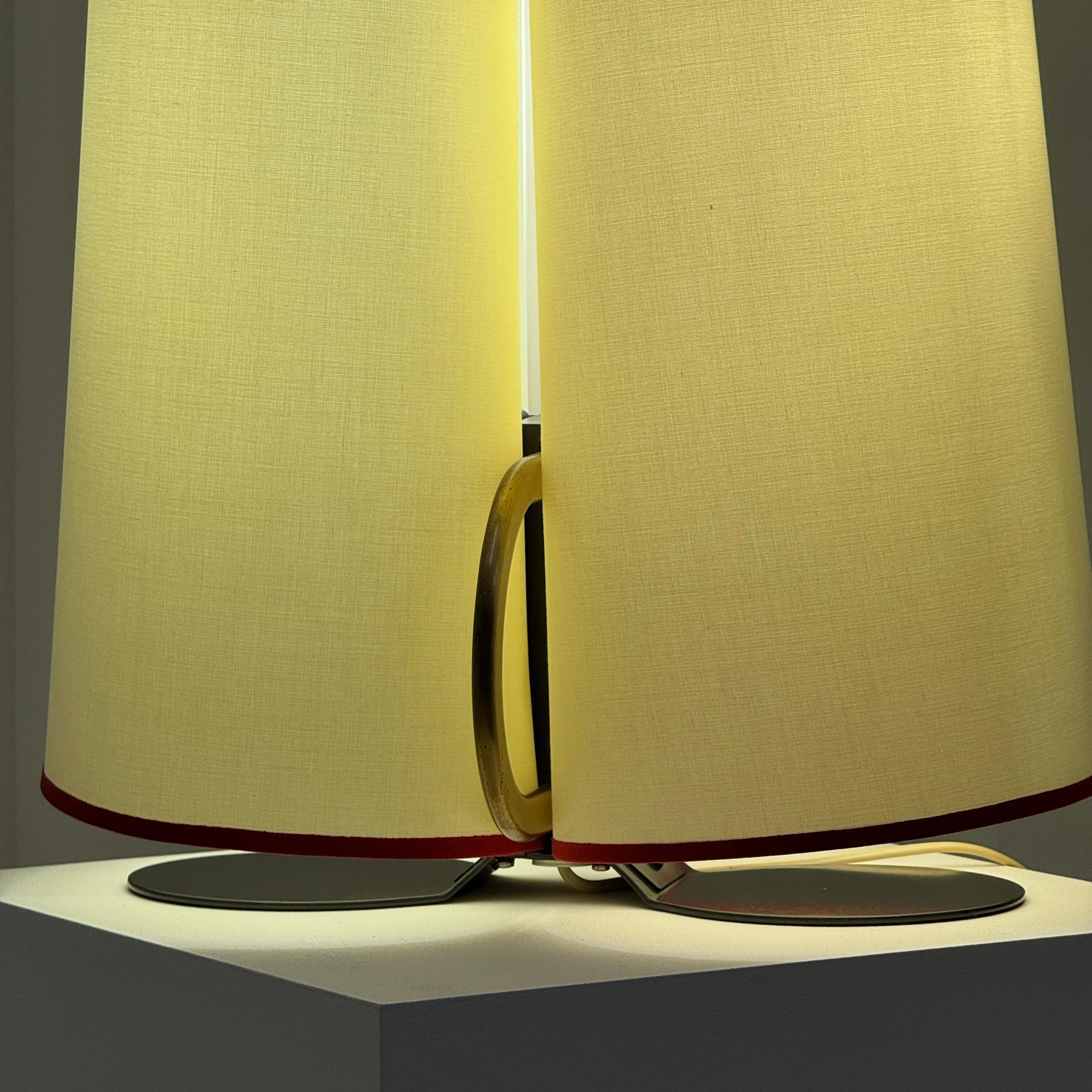 Lampada da tavolo Abatina disegnata da Afra & Tobia Scarpa per Flos, Italia anni '80 In condizioni buone a Milano, IT