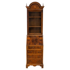 Abattant Secretary Desk 20th-century Portuguese style, made of Mahogany Root