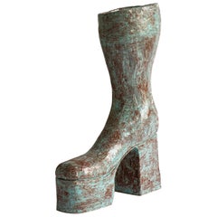 Sculpture de bottes « Abba » réalisée par l'artiste suédoise Gertrud Alfredsson