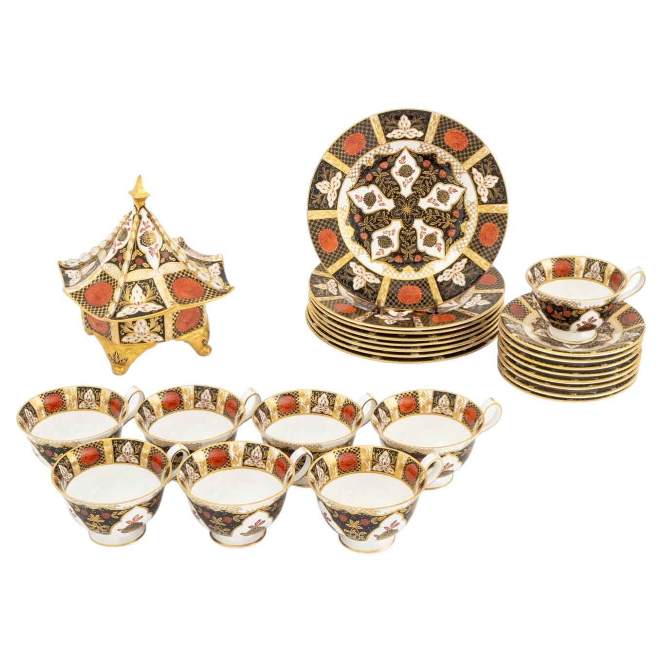 Abbeydale x Tiffany & Co. "Chrysanthemum" Porcelain Tableware Pieces, 25 Pieces For Sale