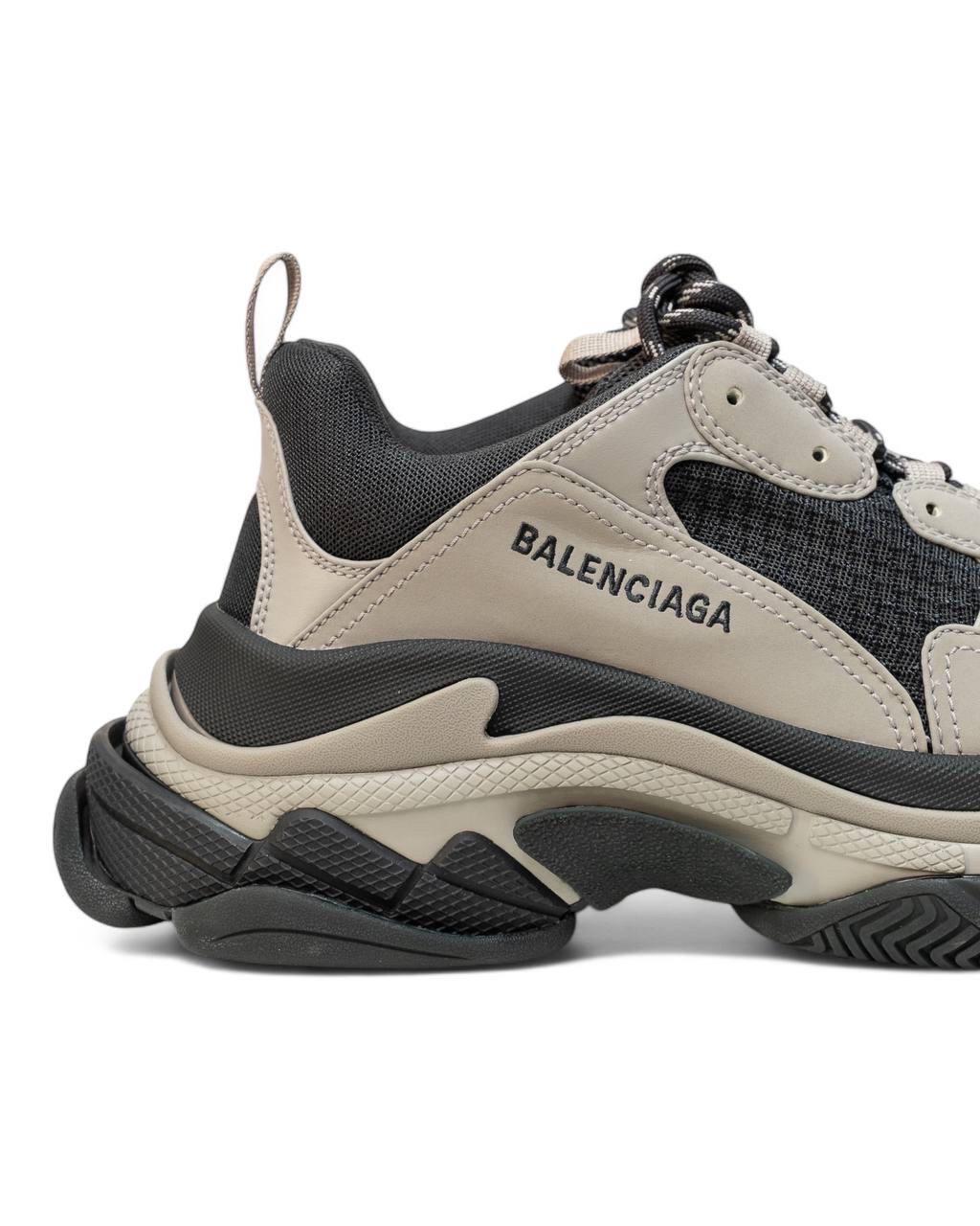 Abbigliamento Scarpe Balenciaga Sneakers Triple S Bicolor Grigia 2