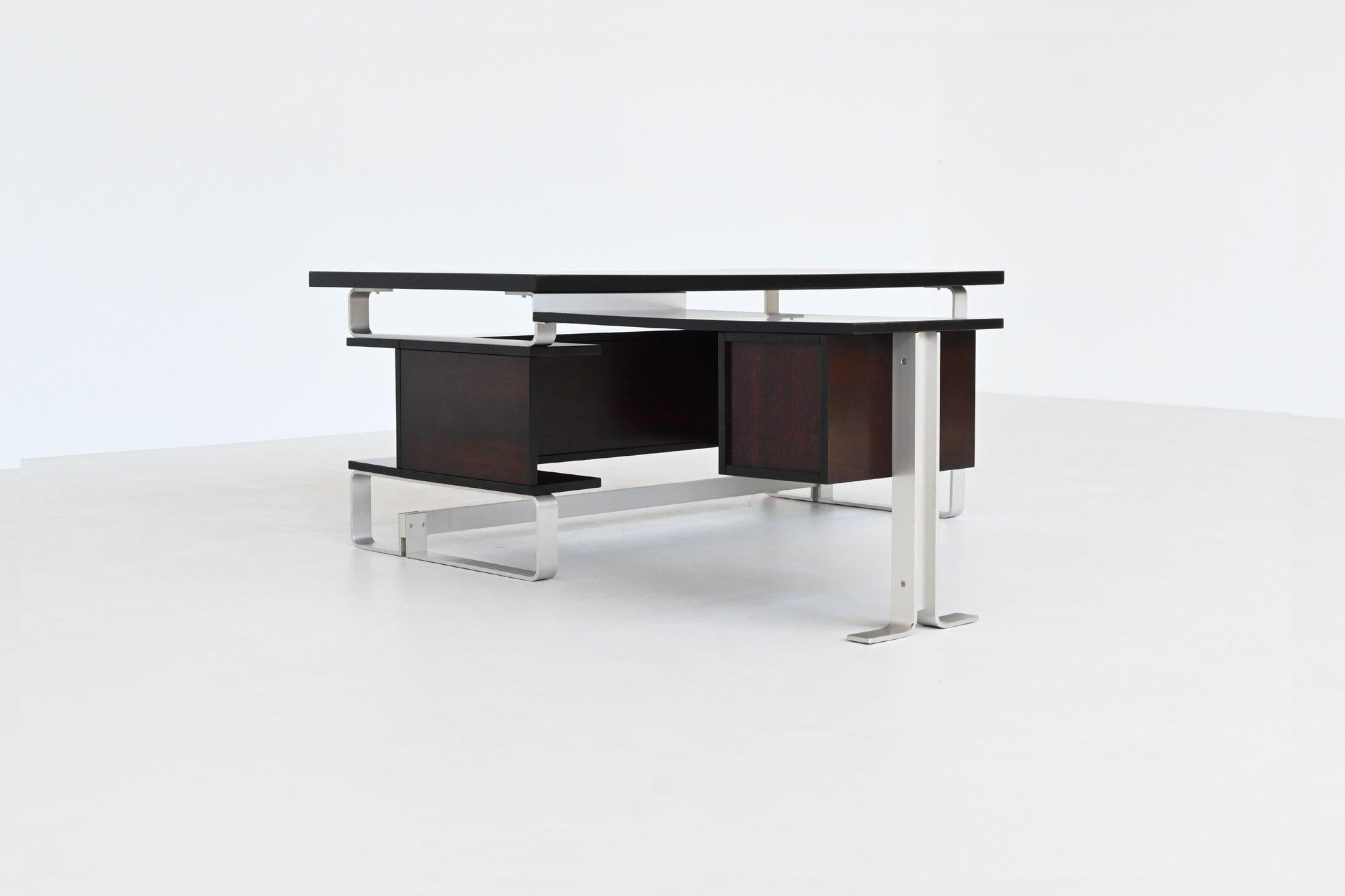 Abbondinterni executive corner desk in Mahogany Italy 1970 In Good Condition For Sale In Etten-Leur, NL