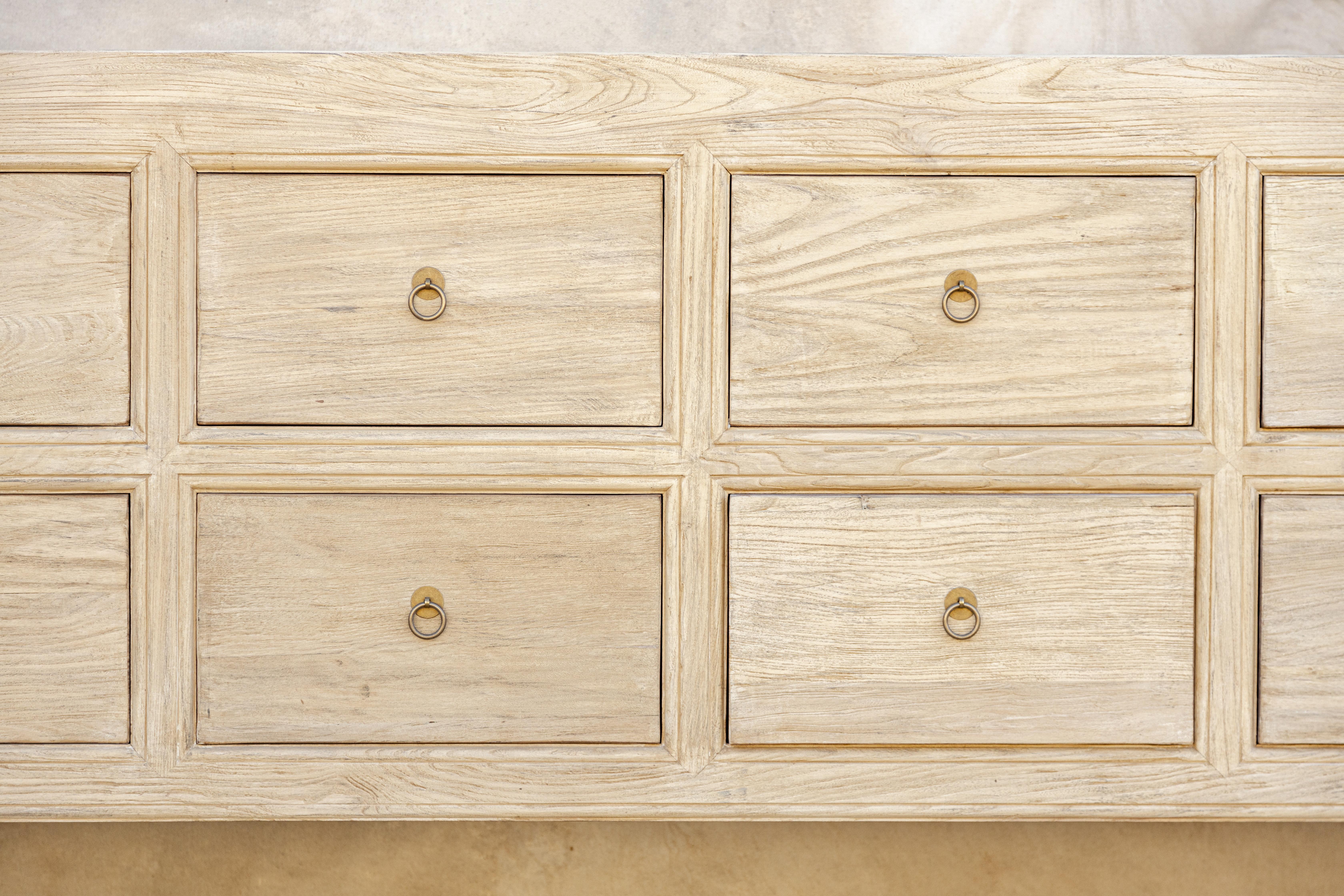 Abbott 8 drawer dresser In New Condition For Sale In Franklin, TN