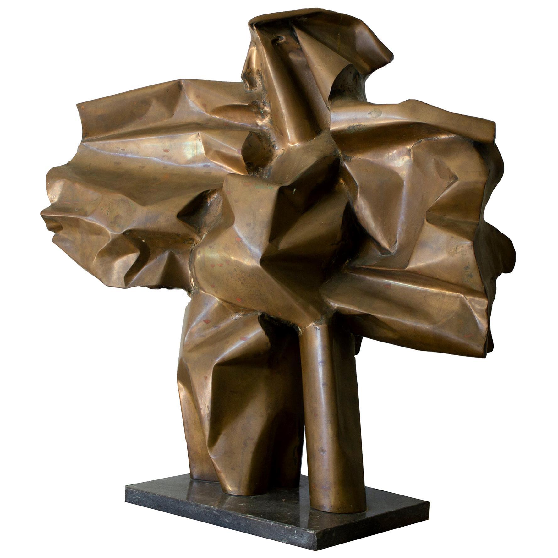 Einzigartige abstrakte Bronzeskulptur aus der Mitte des Jahrhunderts, die von der CHICU Corporation in LA in Auftrag gegeben und von dem Chicagoer Künstler Abbott Pattison 1977 ausgeführt wurde. 

Meisterhaft gefertigt und aus jedem Blickwinkel