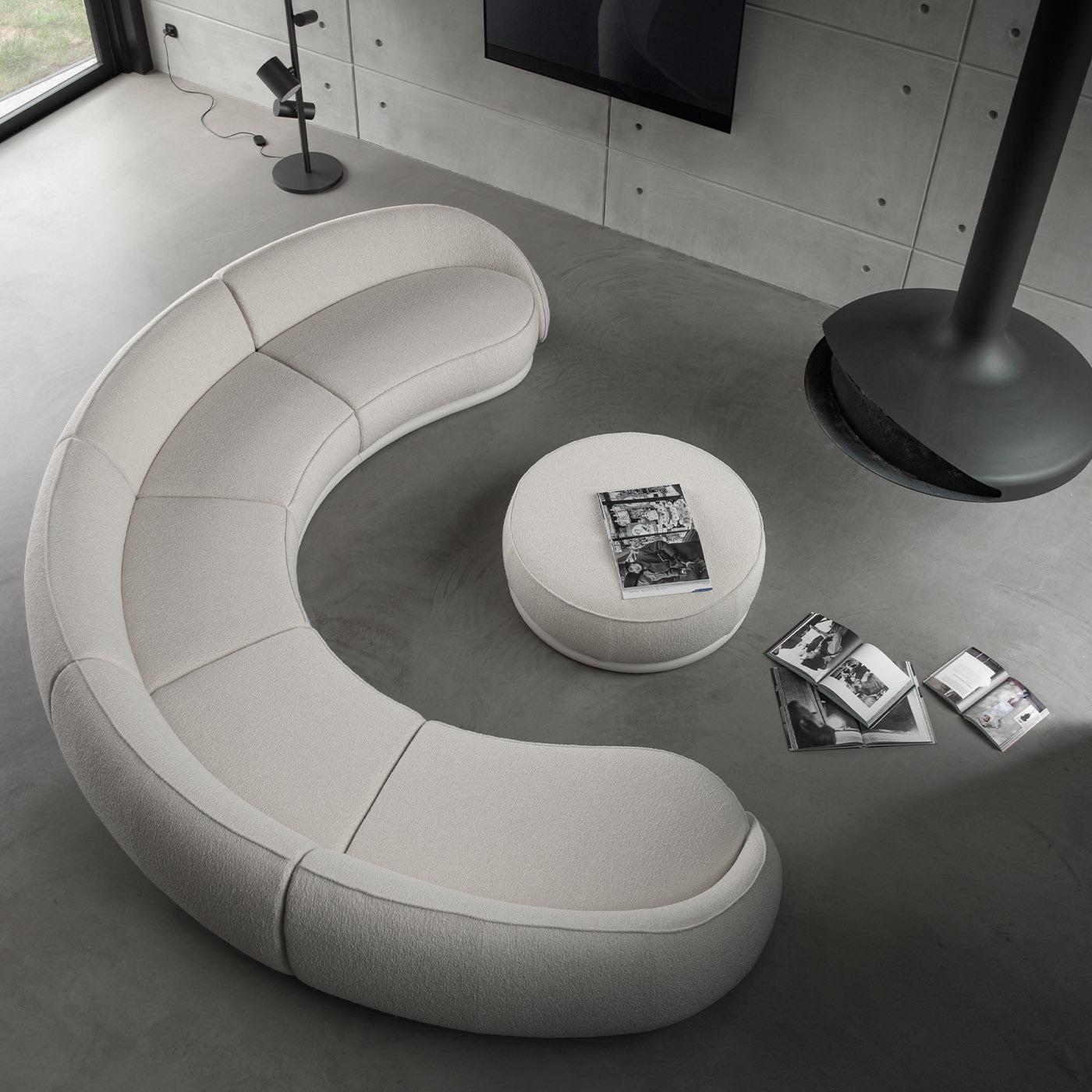 Abbracci 3-Module White Sofa by Lorenza Bozzoli In New Condition For Sale In Milan, IT