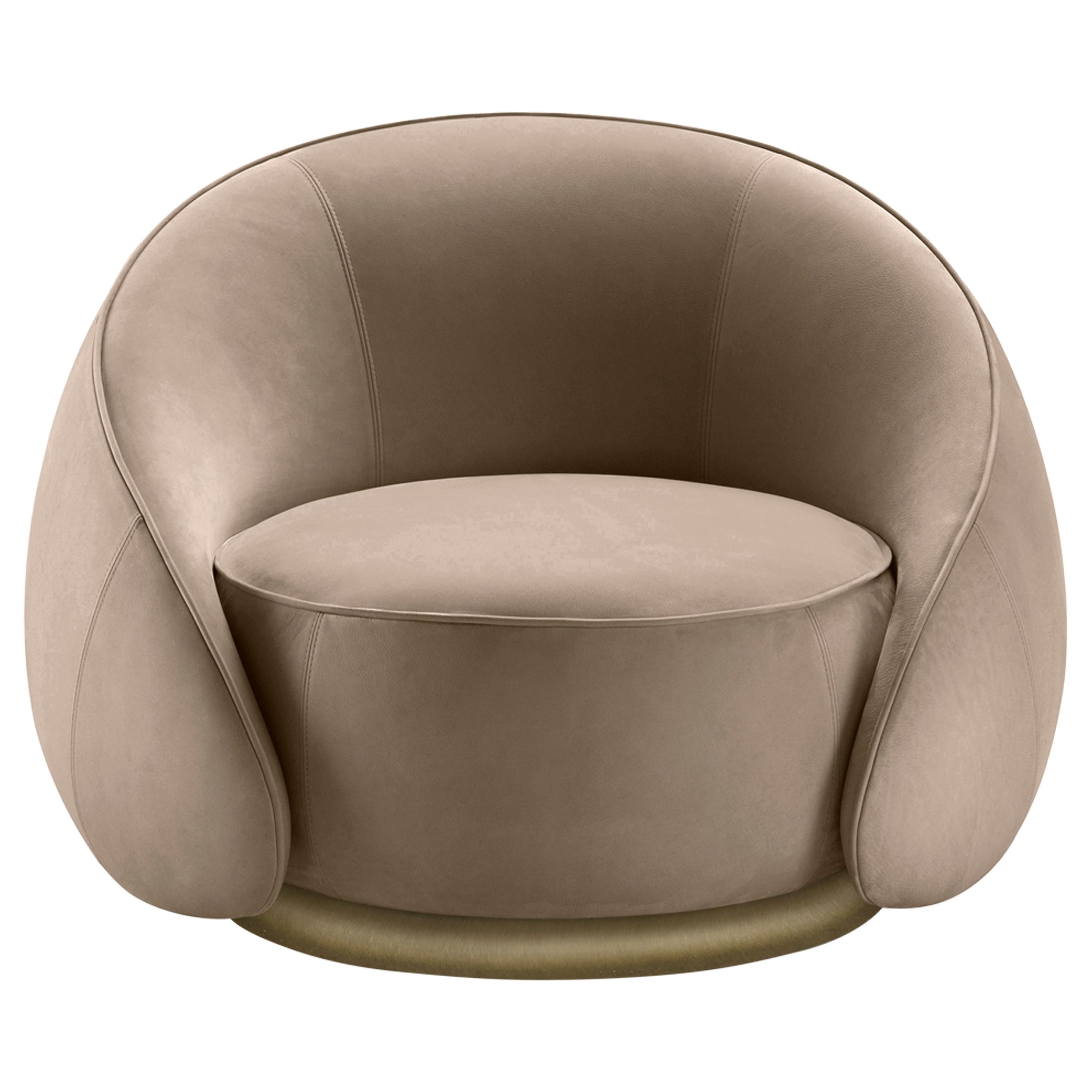 Abbracci Armchair in Beige Leather with Brown Burnished Brass Legs For Sale