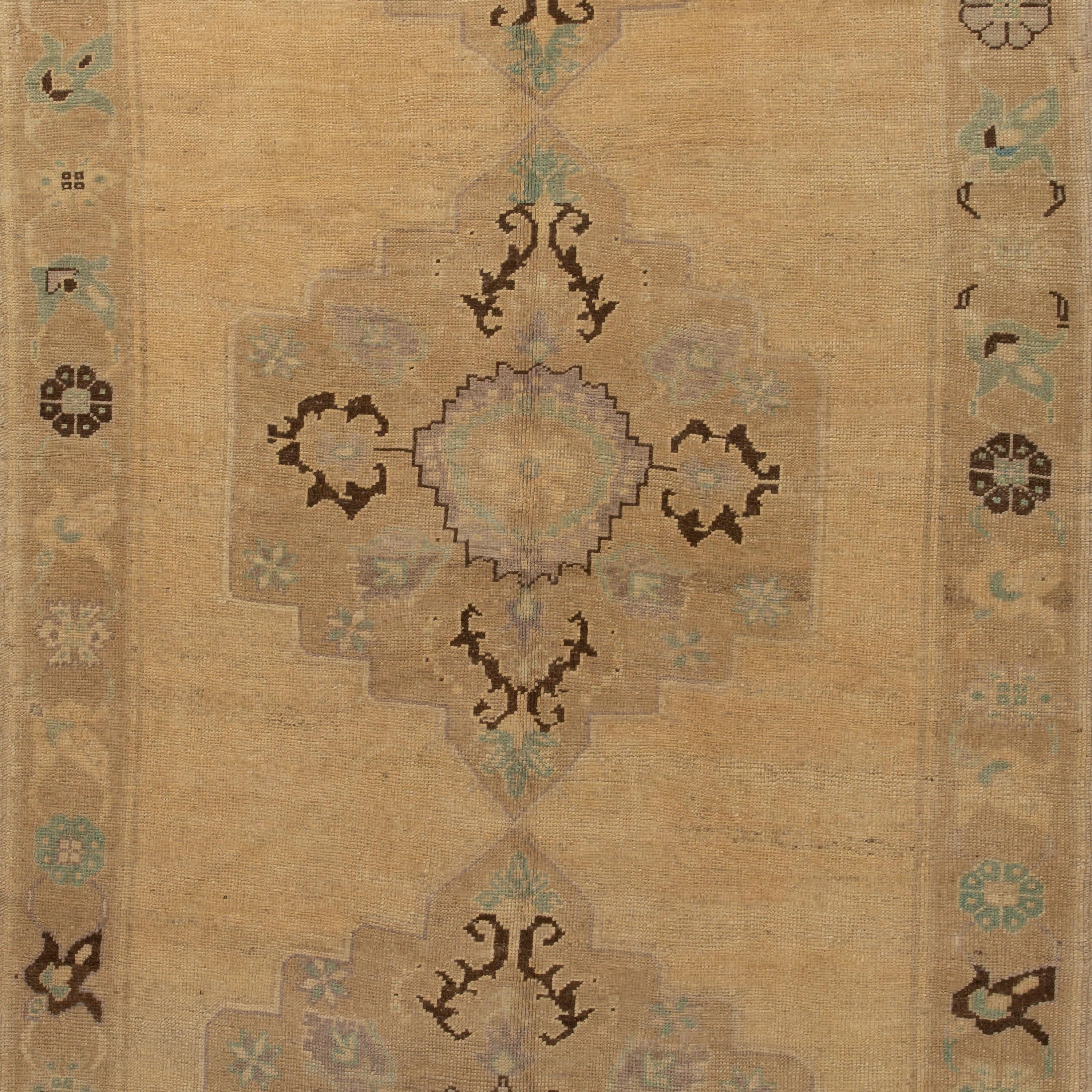 Hand-knotted in Turkey, this Vintage Fresco Rug - 5'1