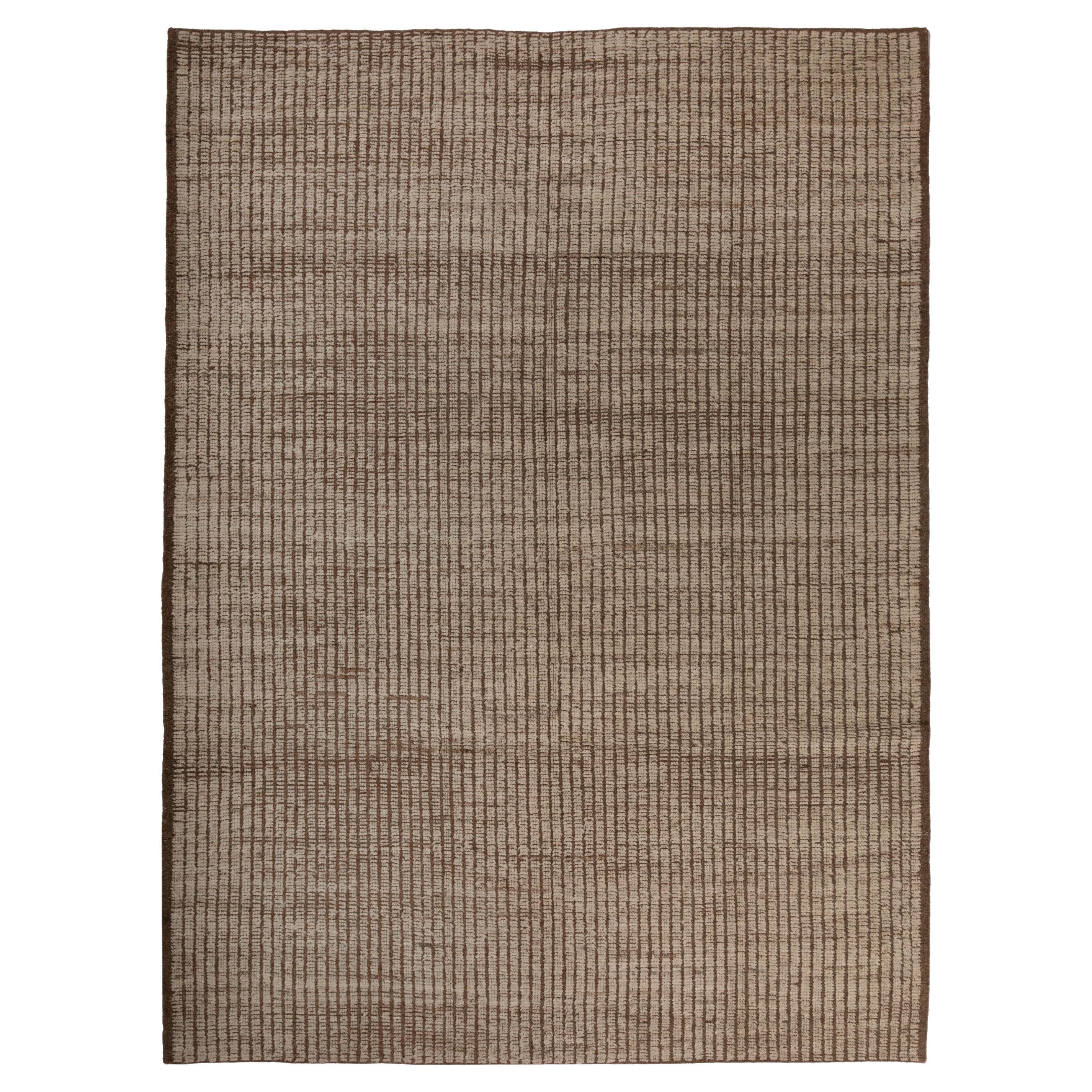 abc carpet Brown Solid Zameen Modern Wool Rug - 6'4" x 8'9" For Sale