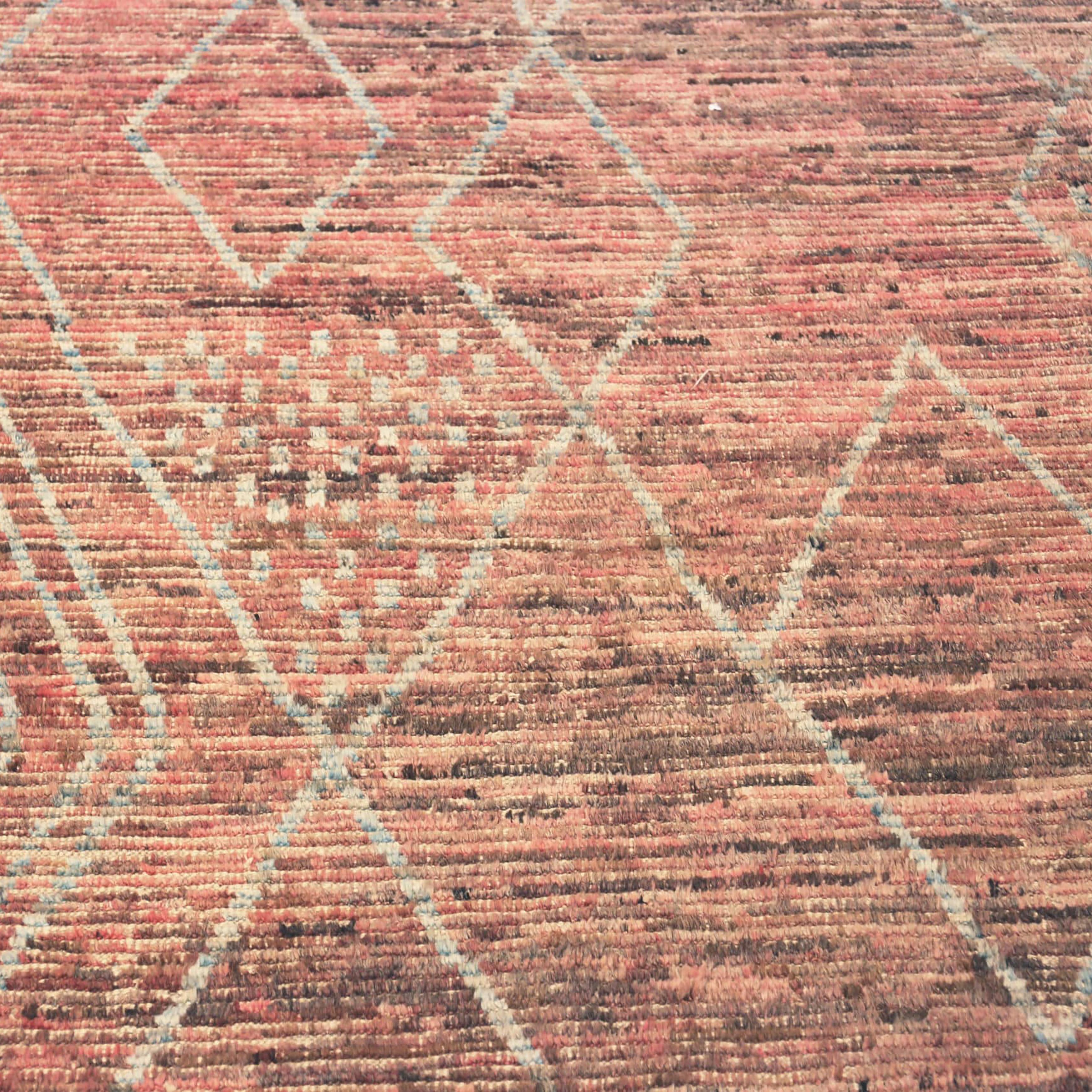 Masterful craftsmanship and strong antique quality make this Zameen Mid Century Modern Rug 10'3
