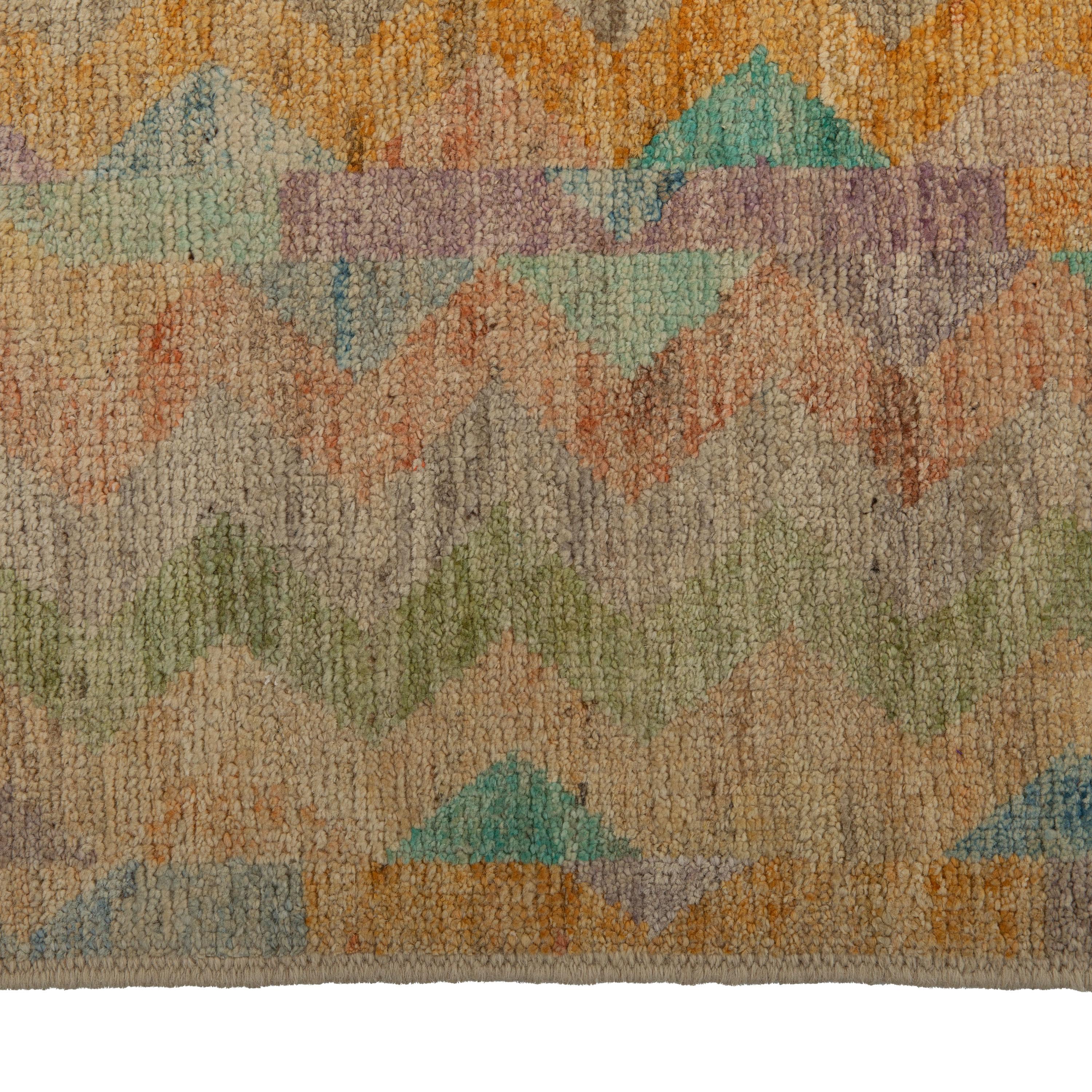 Inspirée par les fondements des couleurs naturelles et des matériaux purs de la Terre, la Collection Sameen présente un large éventail de motifs modernes du milieu du siècle dans des tons neutres et doux. Noués à la main en Asie centrale, les tapis
