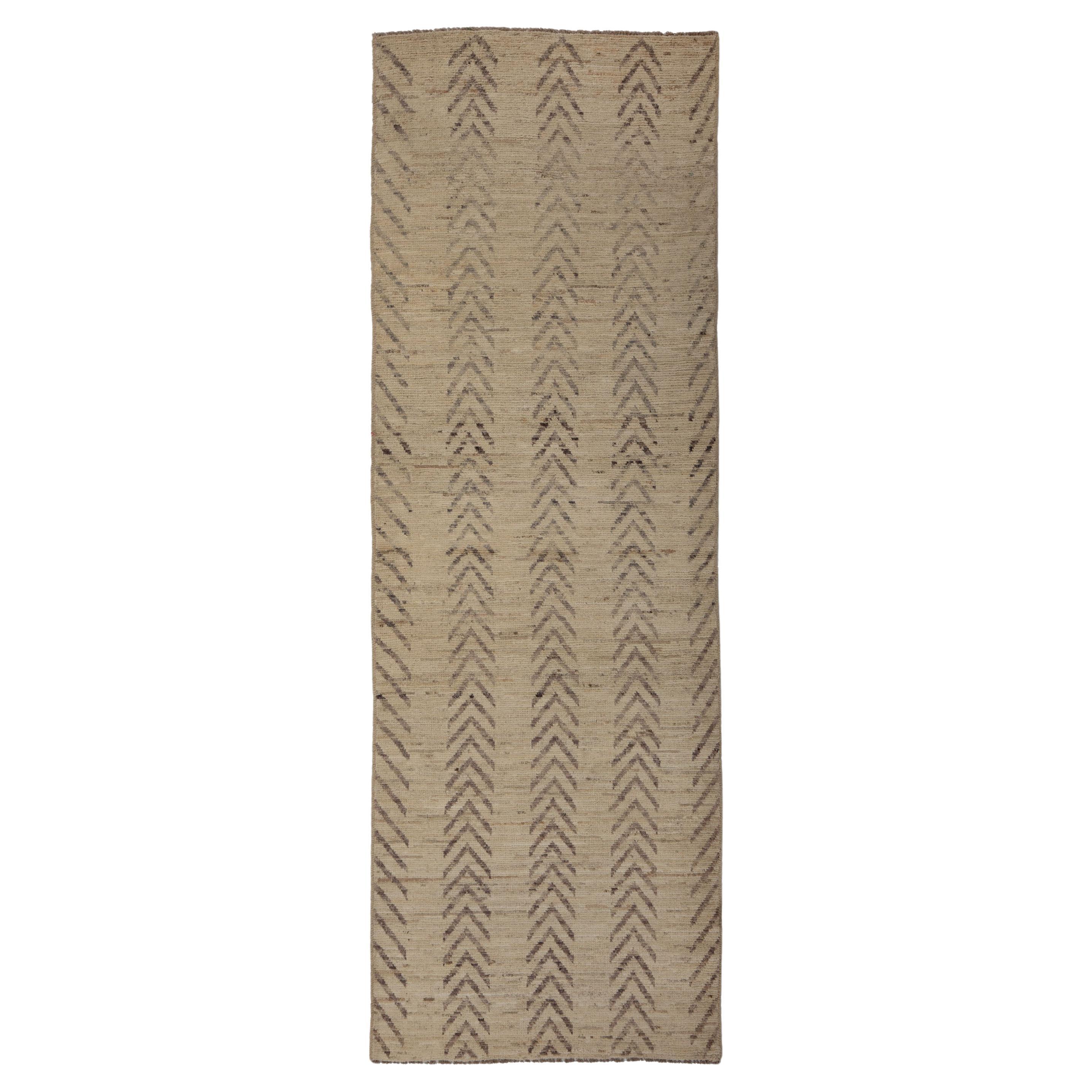 abc carpet Natural Zameen Transitional Wool Runner - 3'2" x 9'9" For Sale
