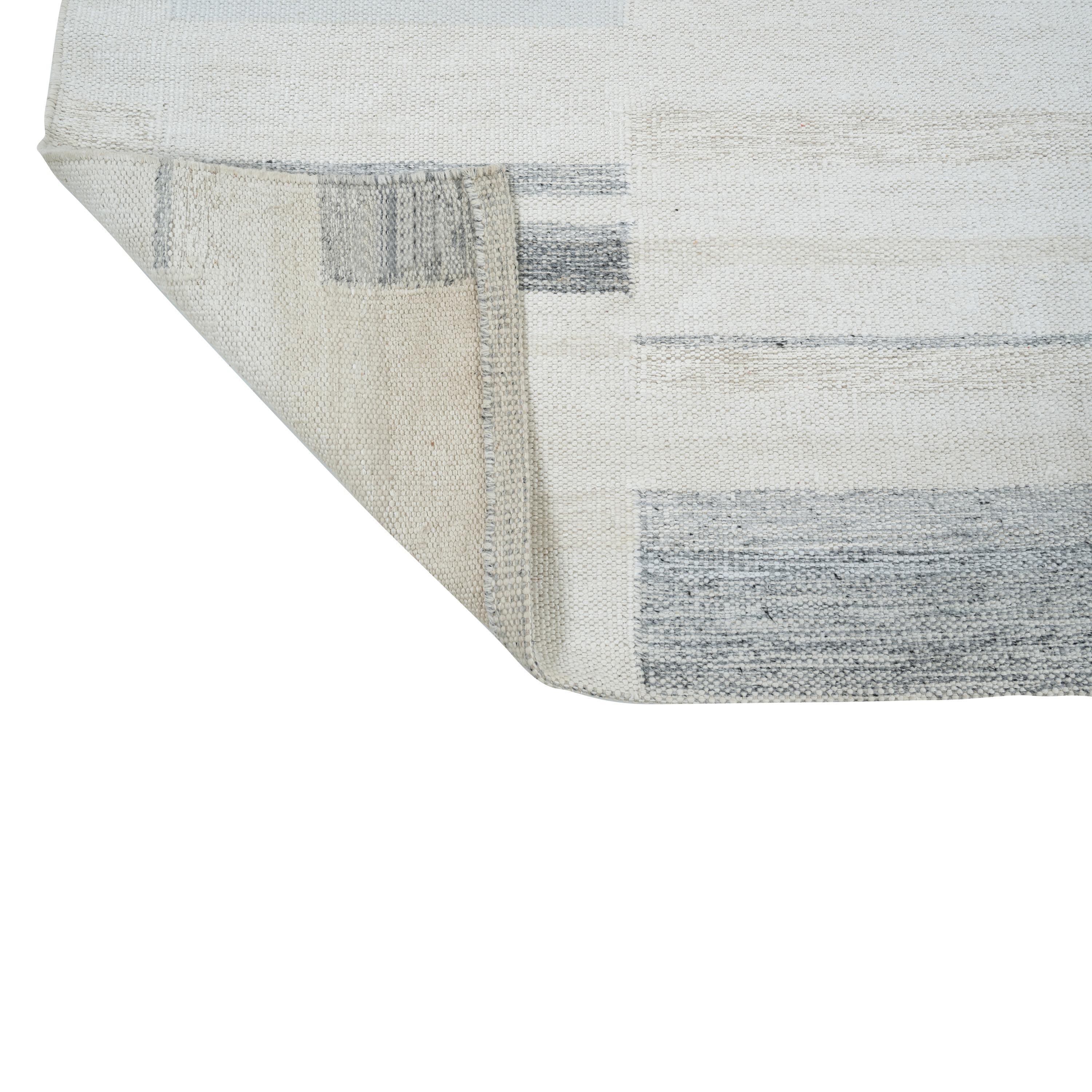 Schwedisch inspirierter Dhurrie-Wollteppich in Weiß & Grau aus abc in Weiß - 8' x 10' (Indisch) im Angebot