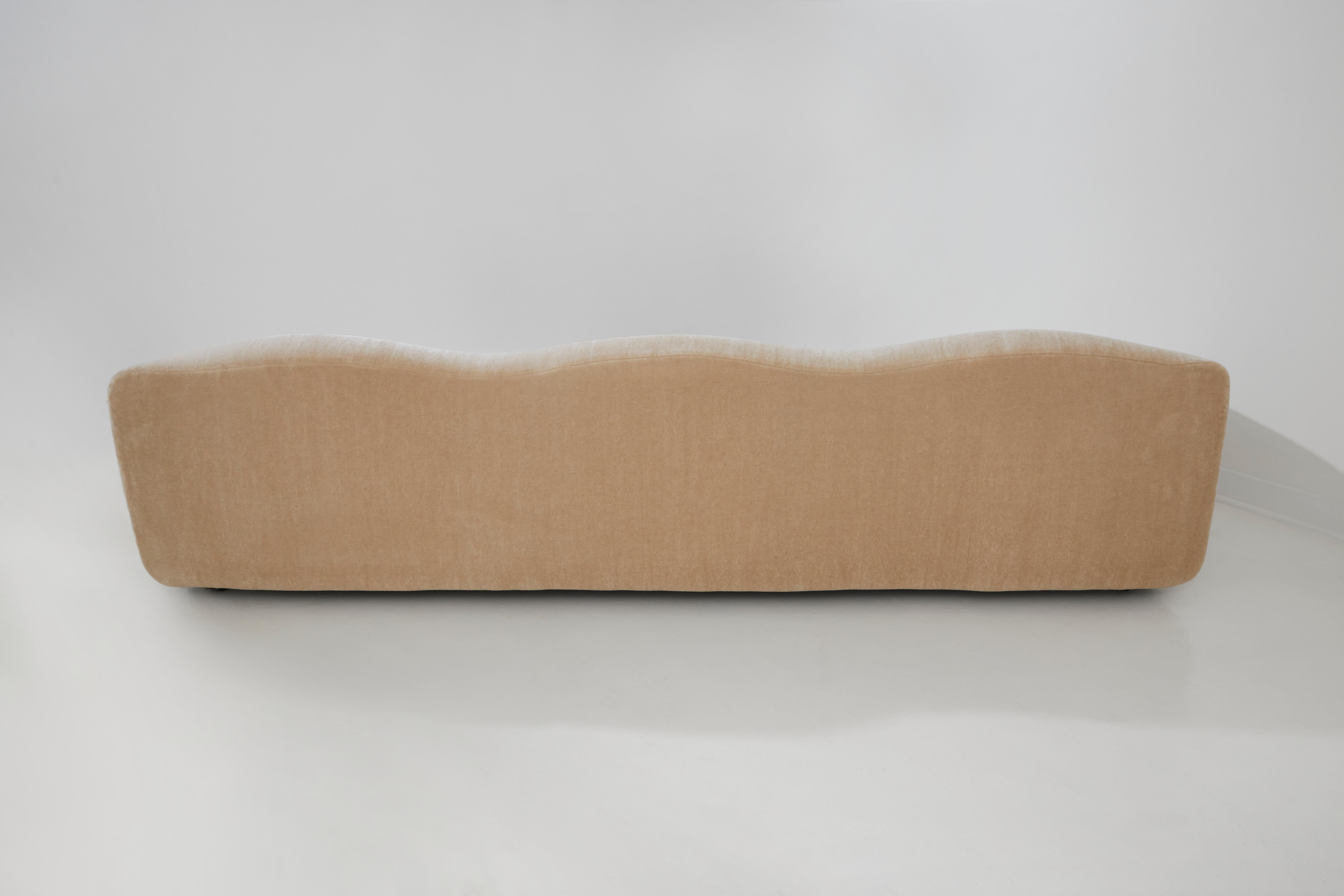 ABCD 3-Seat Sofa by Pierre Paulin for Artifort, Mohair  In Excellent Condition For Sale In Toronto, ON