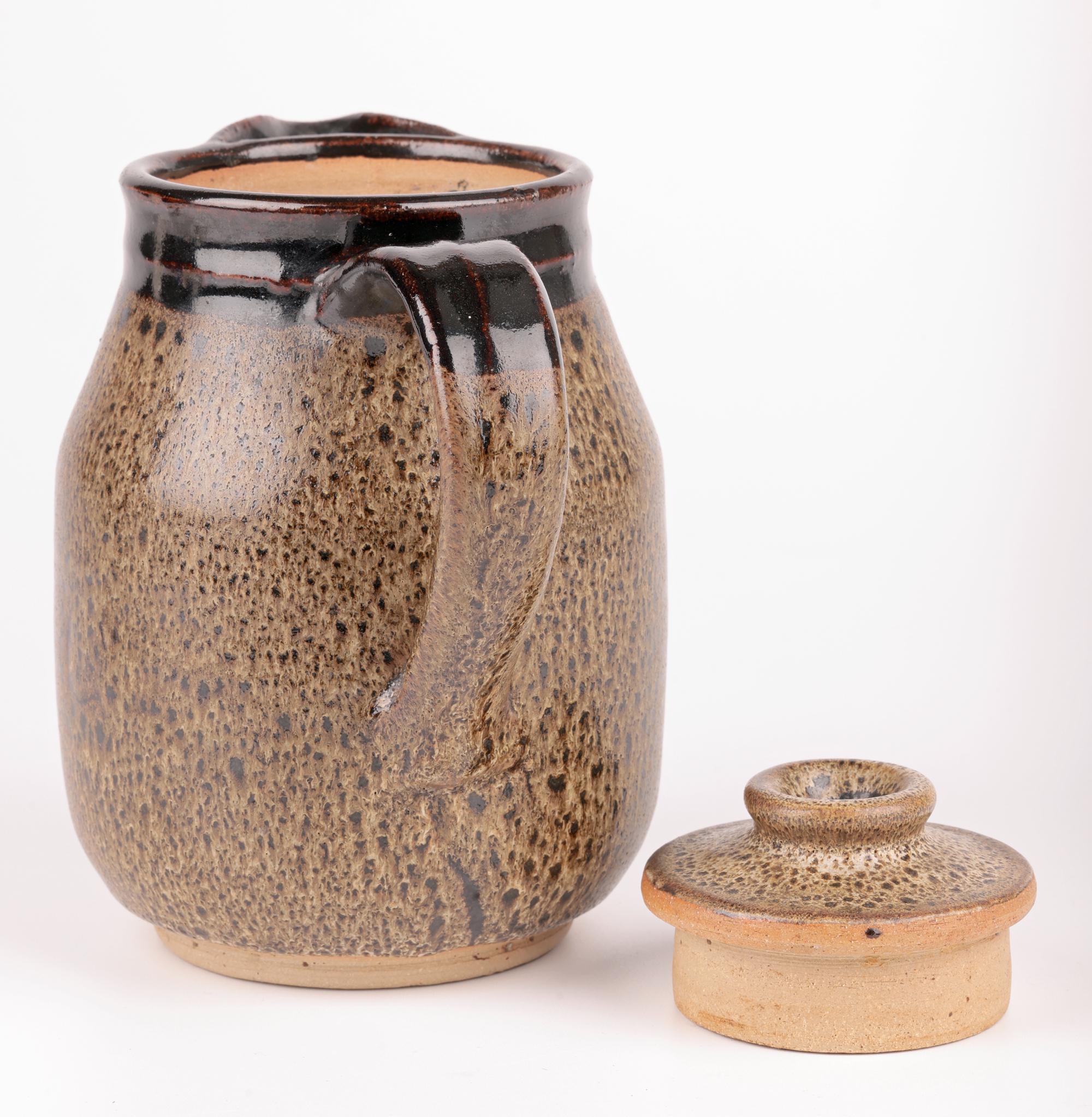 Abdo Nagi Oatmeal Glazed Studio Pottery Jug & Cover en grès en vente 10