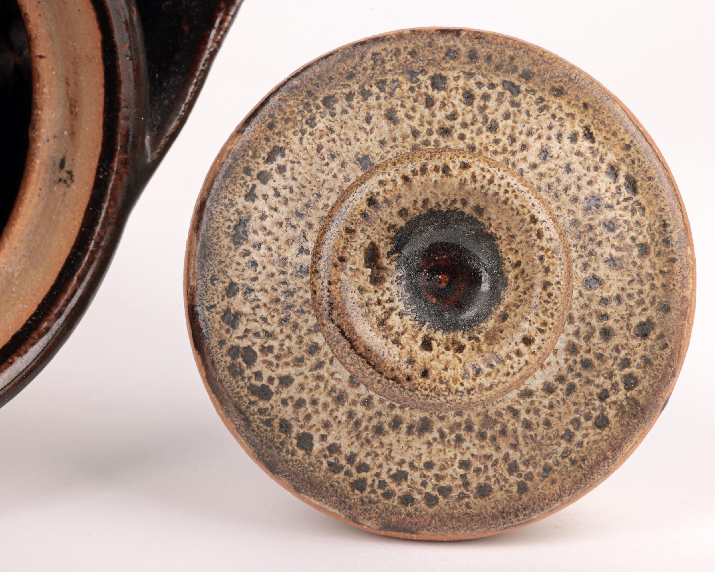 Abdo Nagi Oatmeal Glazed Studio Pottery Jug & Cover en grès en vente 11