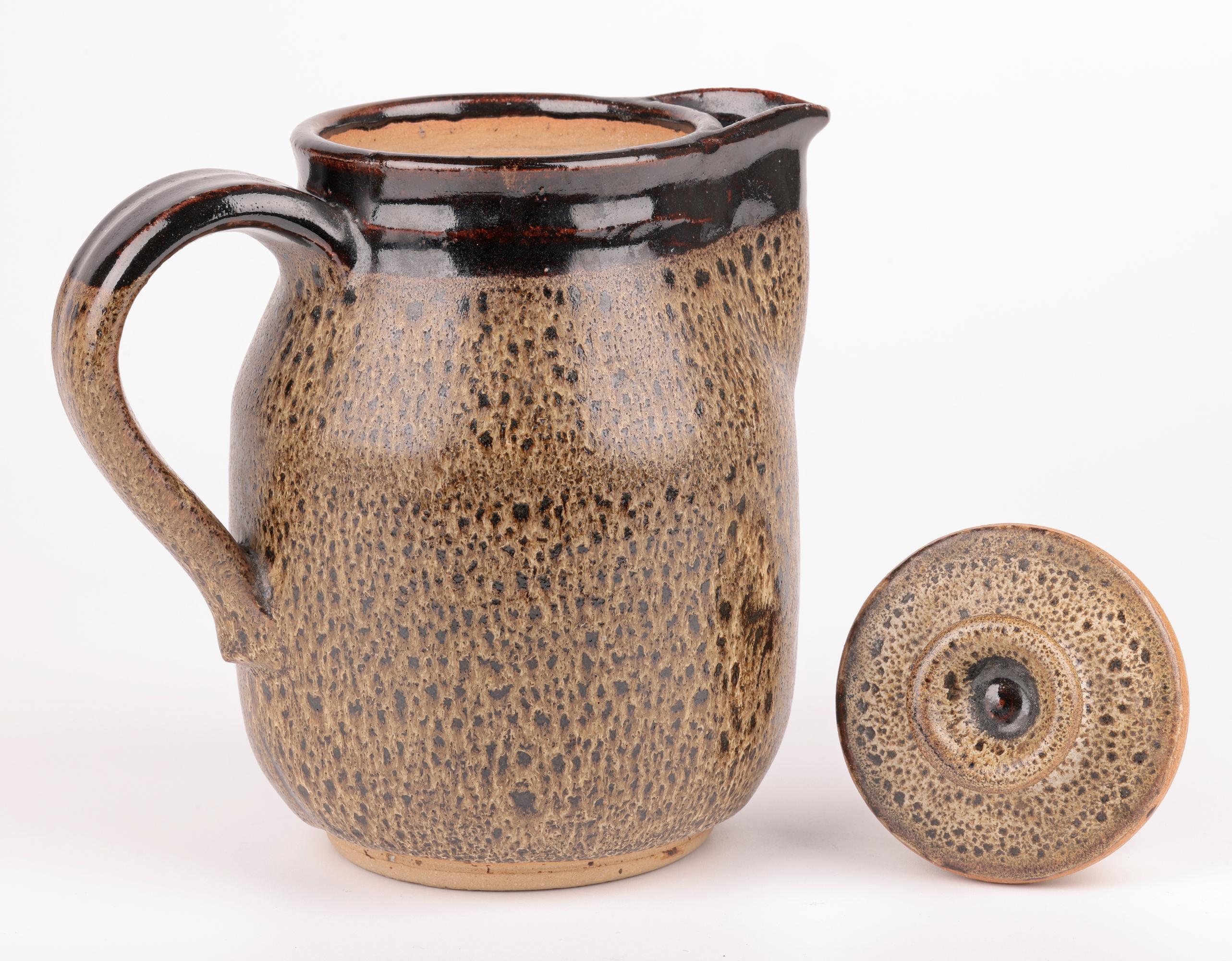 Grès Abdo Nagi Oatmeal Glazed Studio Pottery Jug & Cover en grès en vente