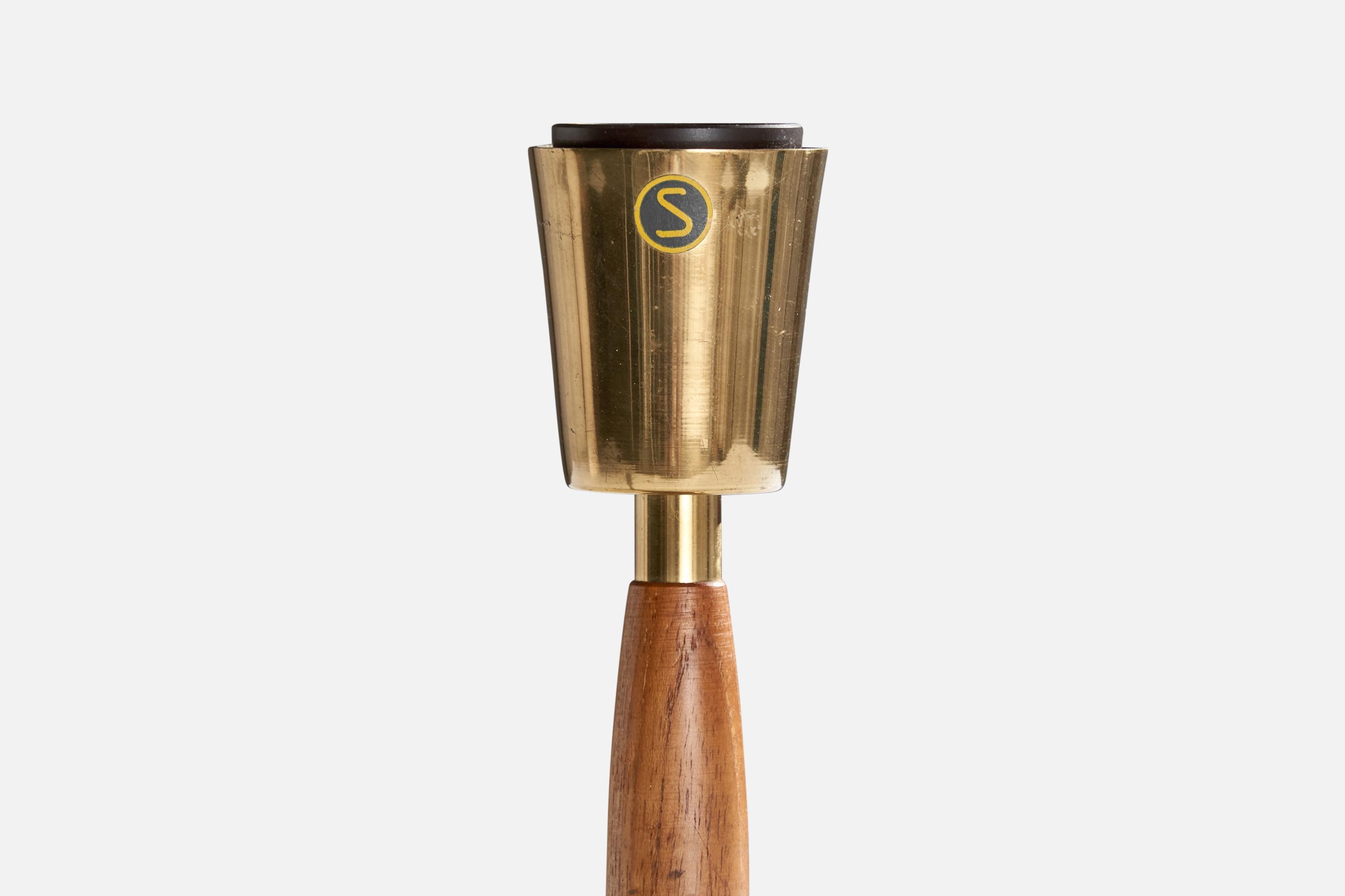 Suédois ABEA, lampe de table, laiton, teck, Suède, années 1950 en vente