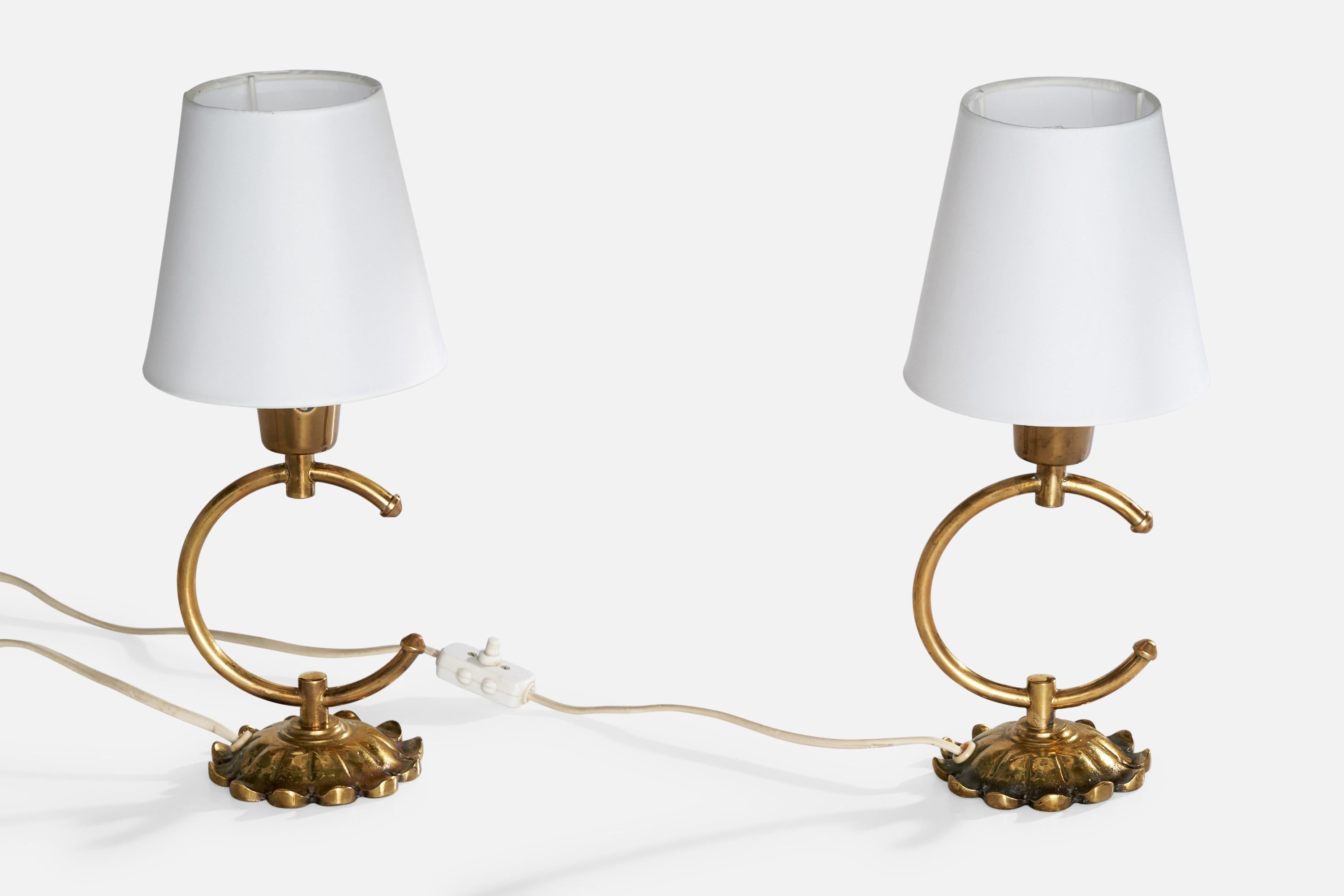 Scandinave moderne ABEA, lampes de bureau, laiton, tissu, Suède, années 1940 en vente