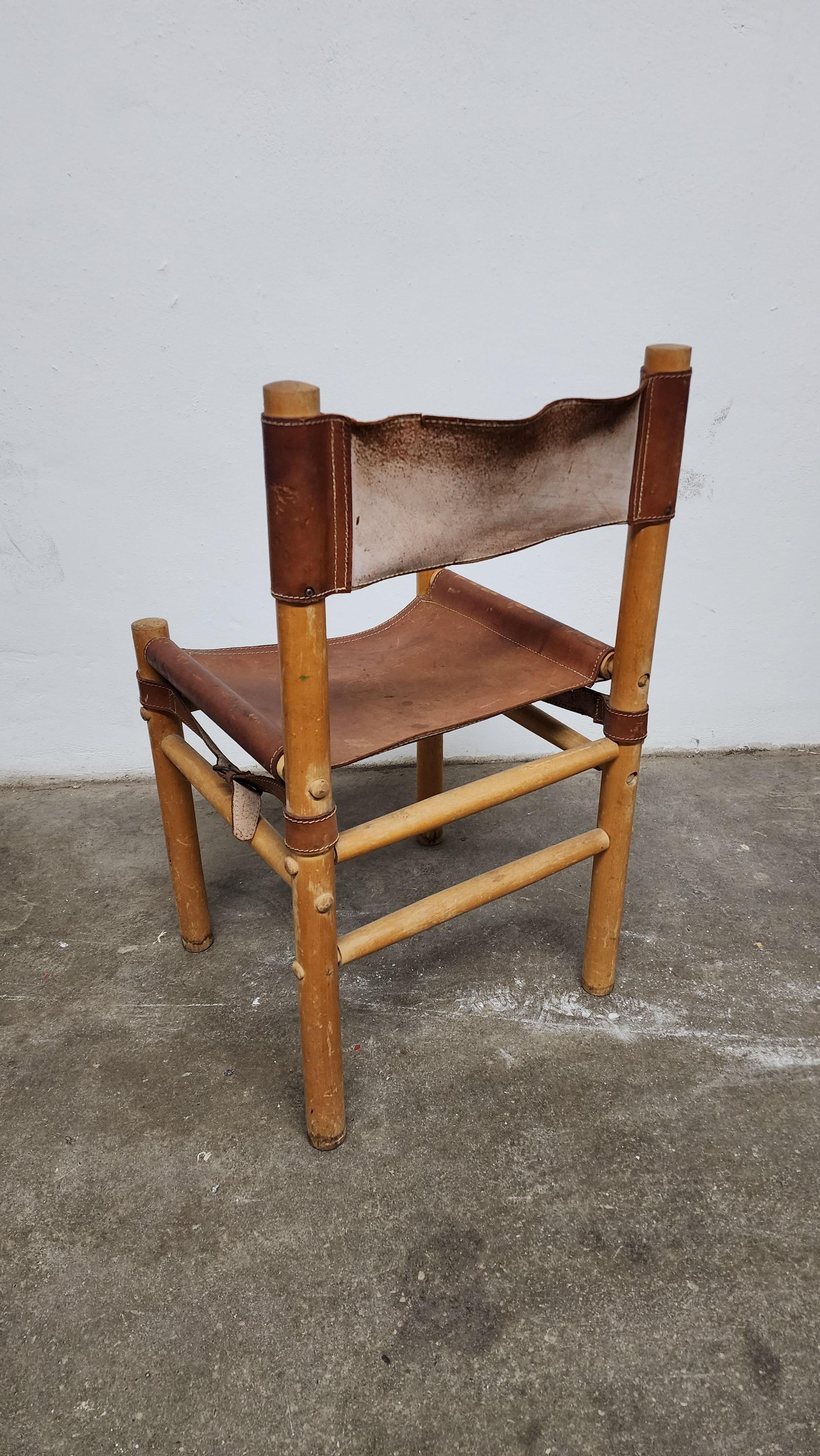 Argentine Abel Gonzalez Wood and Leather Safari Chair . For Sale