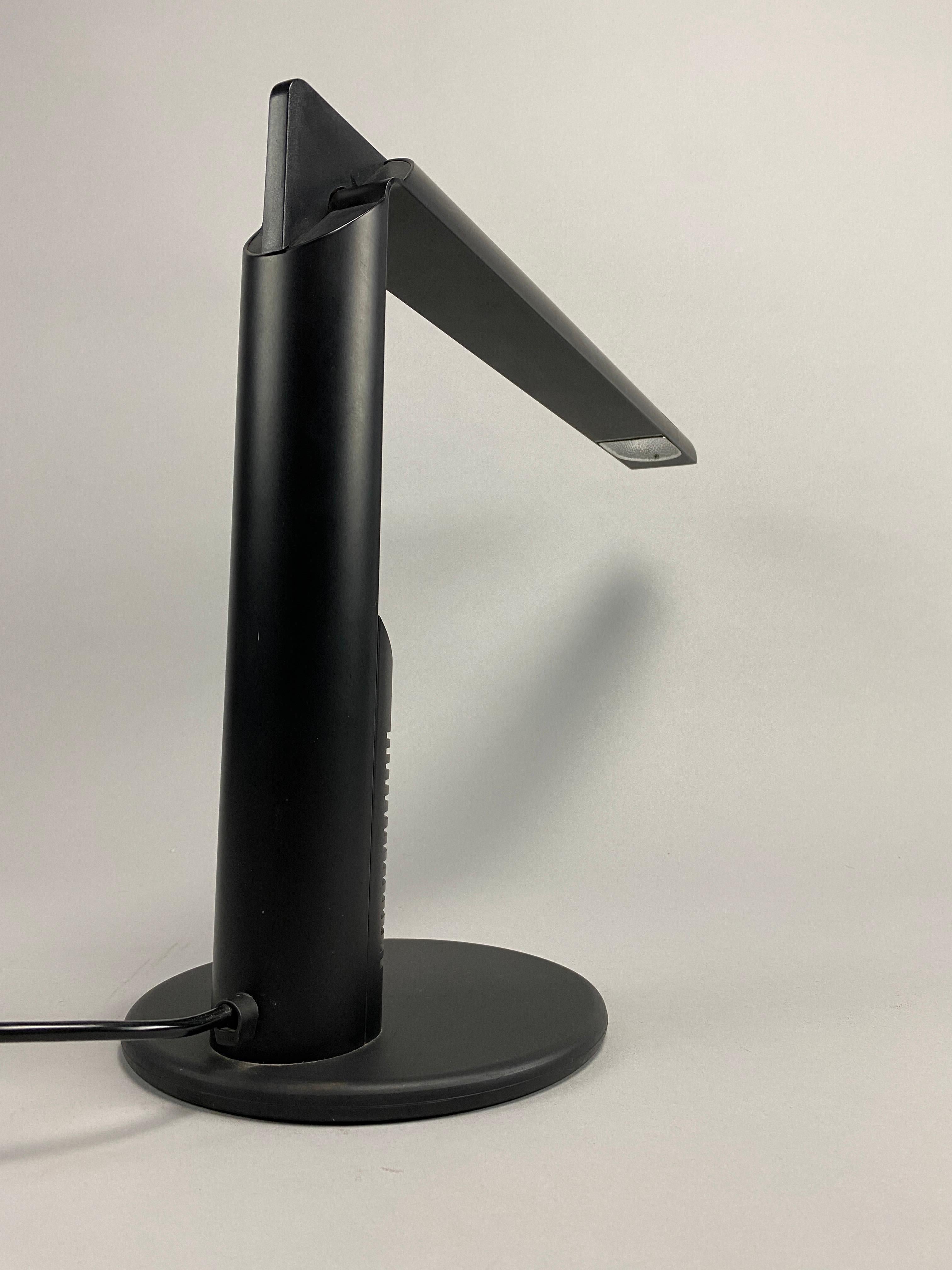 Abele Desk Lamp by Gian Franco Frattini for Luce Italy For Sale 1