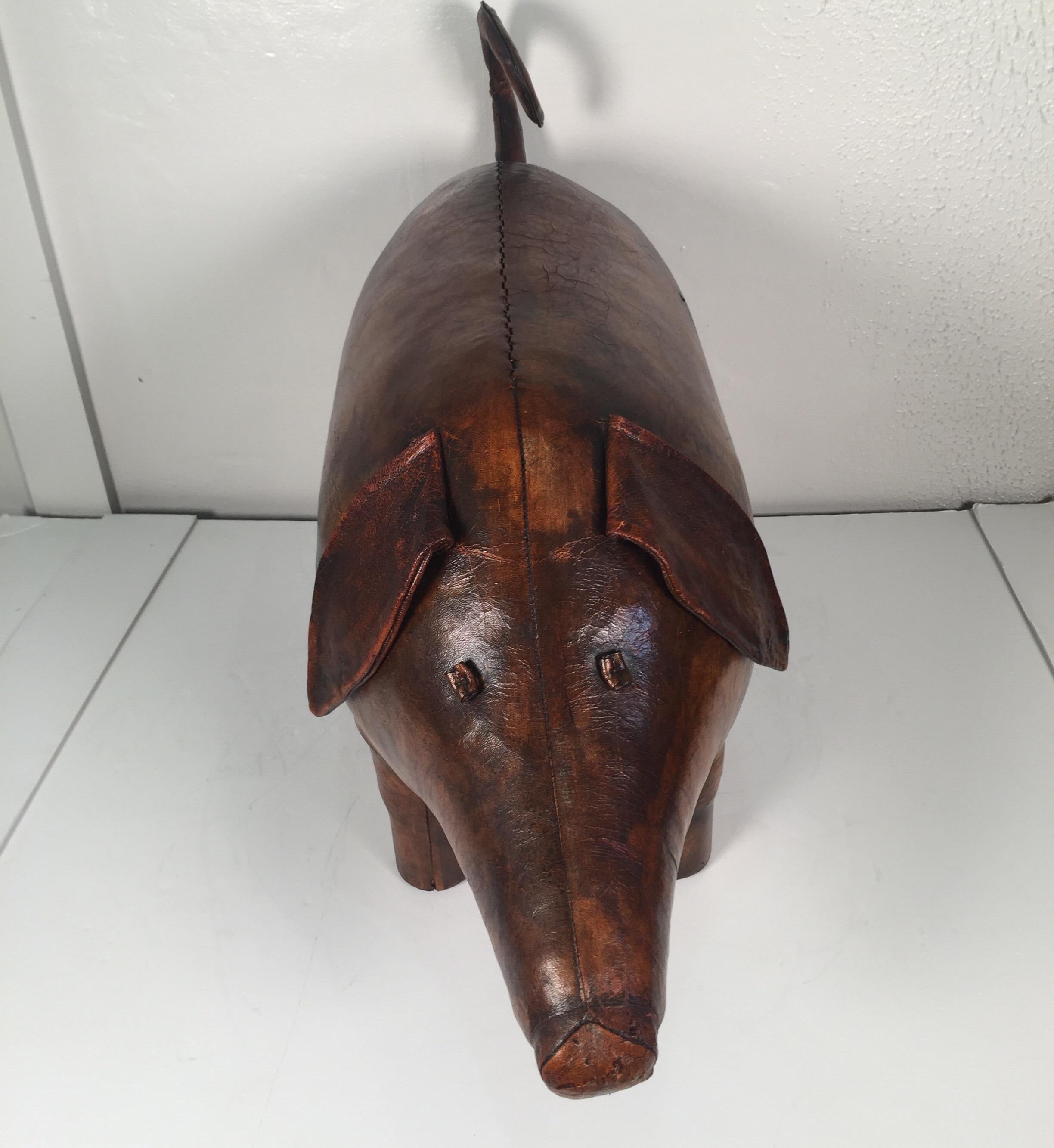 Milieu du XXe siècle Abercrombie and Fitch Leather Pig de Dimitri Omersa