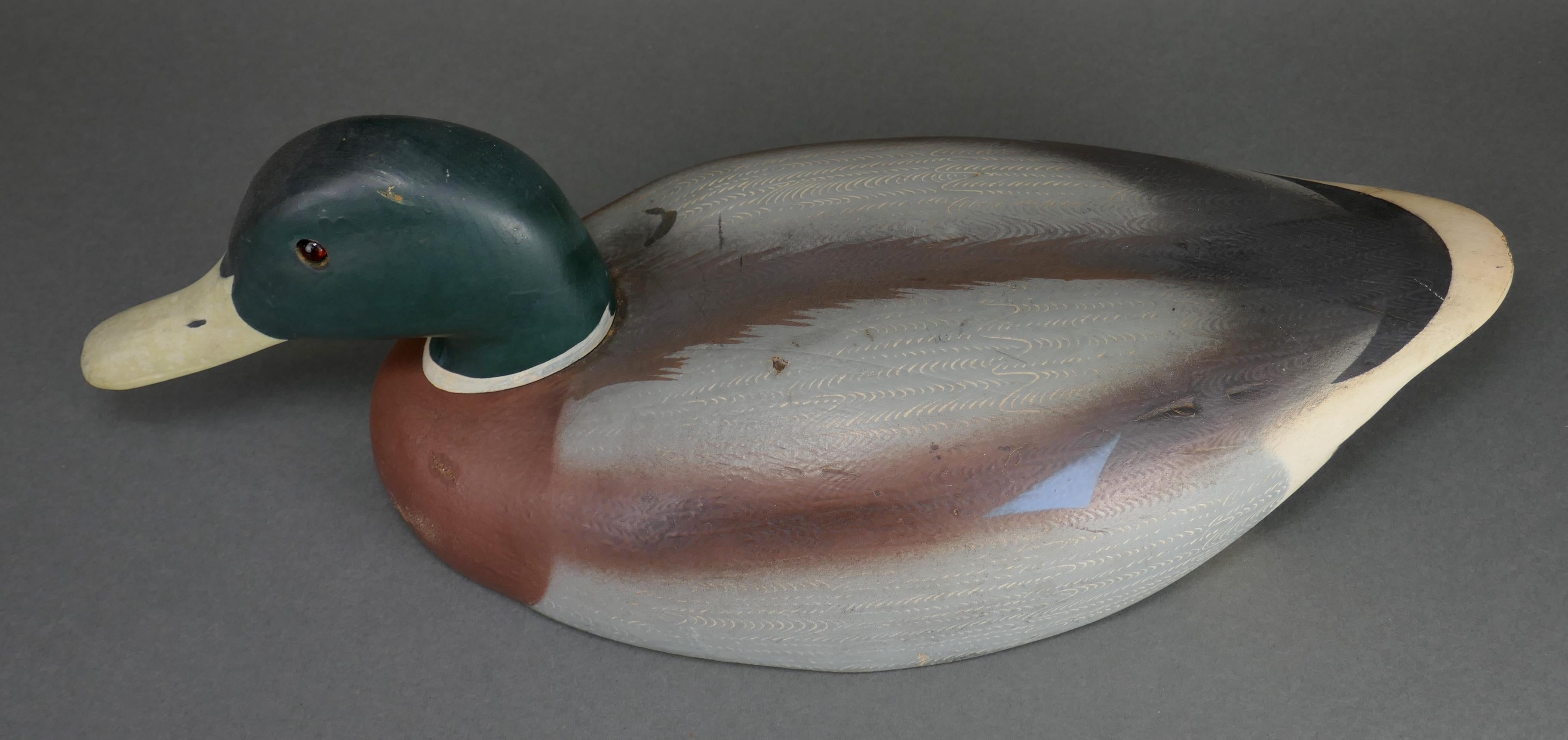 Sculpté à la main Abercrombie & Fitch Appelant de chasse au canard colvert peint et sculpté à la main en vente