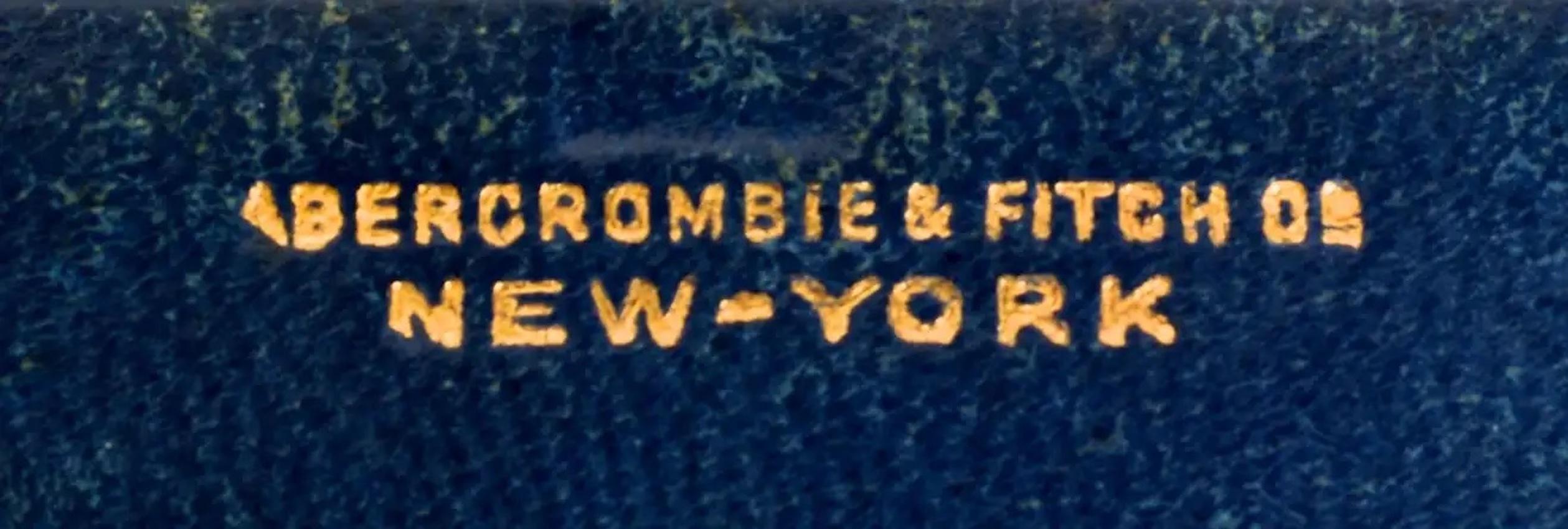Boîte à bijoux Abercrombie & Fitch recouverte de cuir de veau bleu patiné, vers 1950 Bon état - En vente à valatie, NY