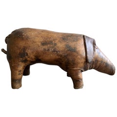 Abercrombie & Fitch pouf cochon en cuir vintage par Dimitri Omersa
