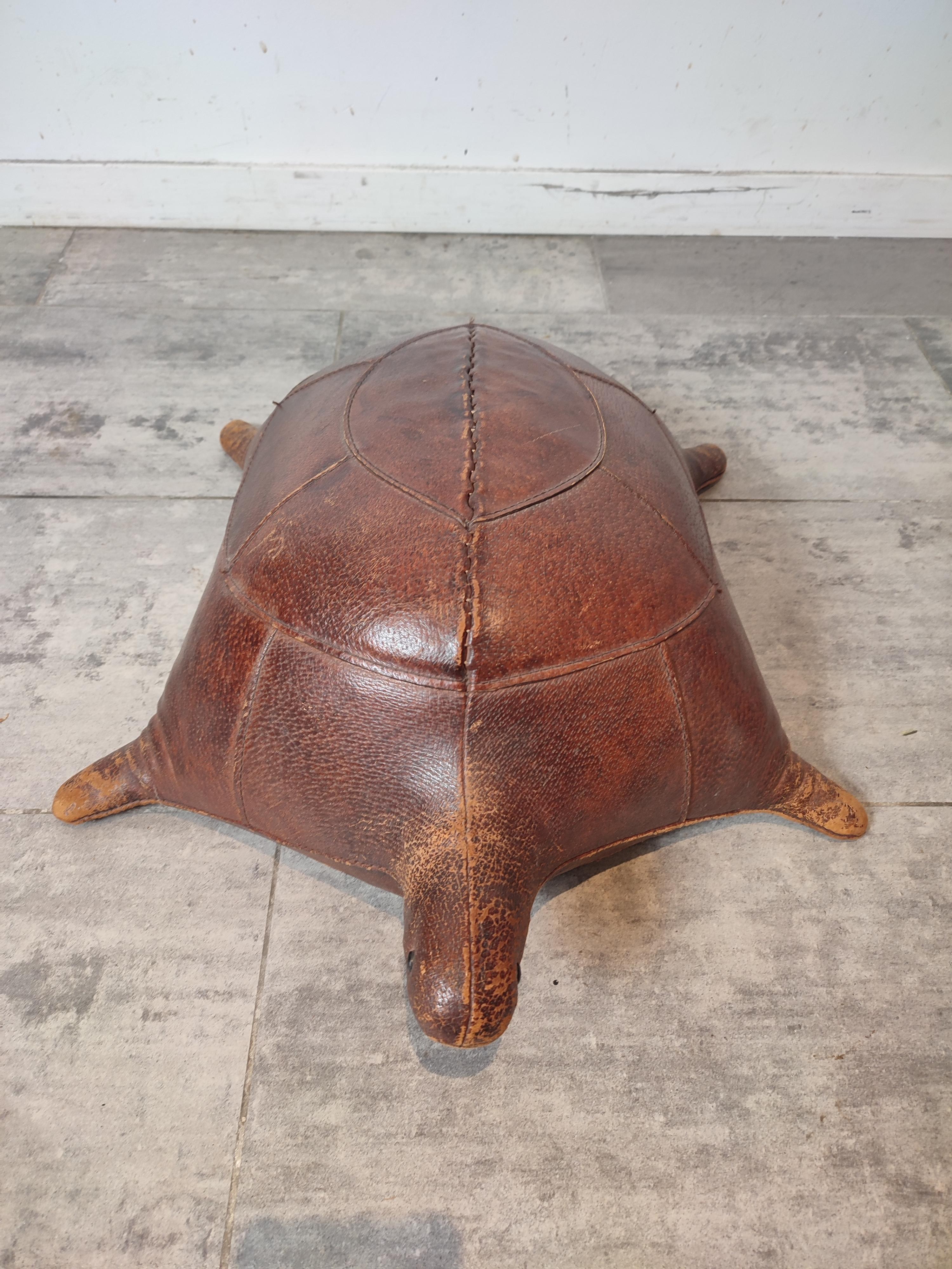 Britannique Tabouret à pieds tortue Abercrombie en cuir en vente