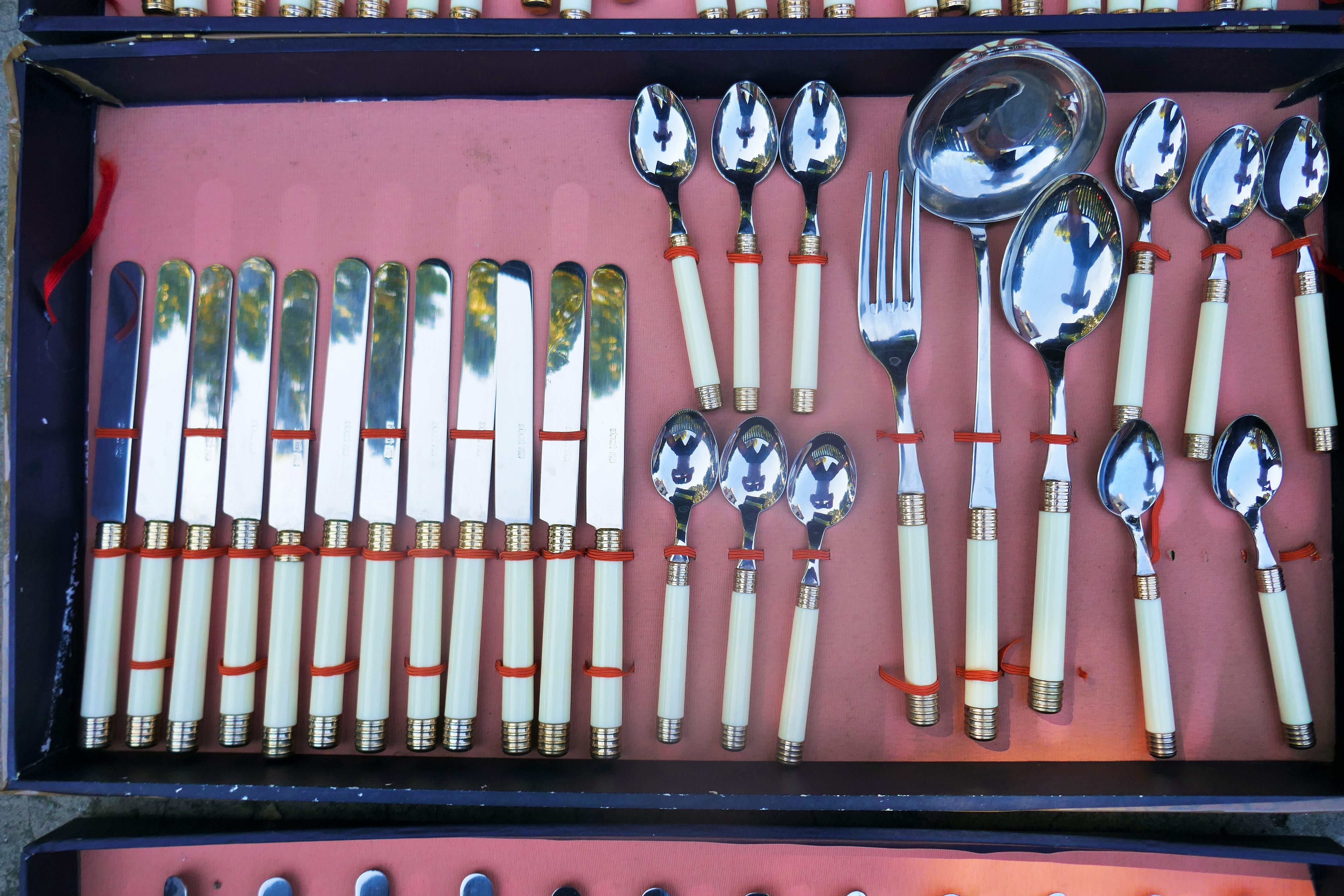 Moderne Ensemble de couverts Abert 74 pièces en vente