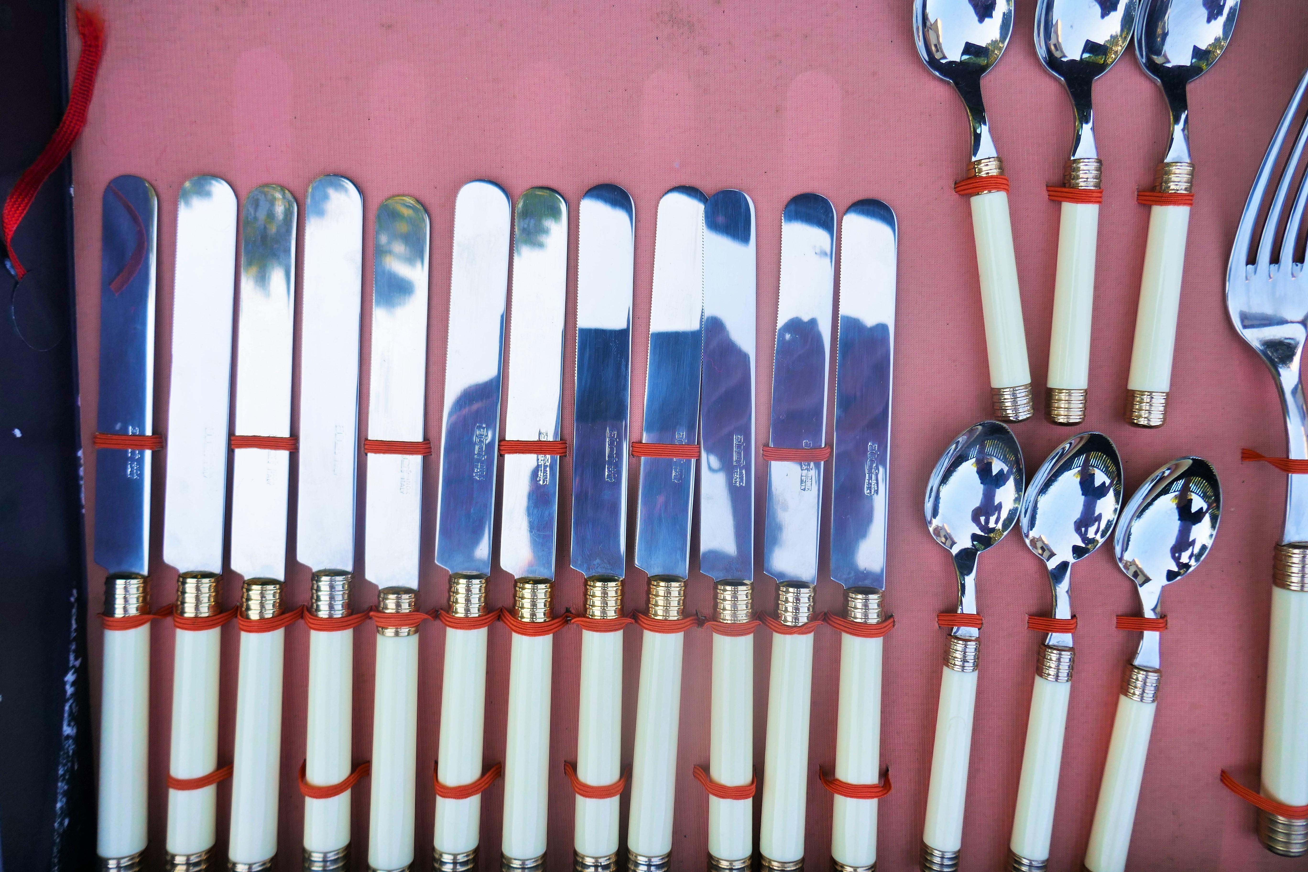 Ensemble de couverts Abert 74 pièces en vente 1