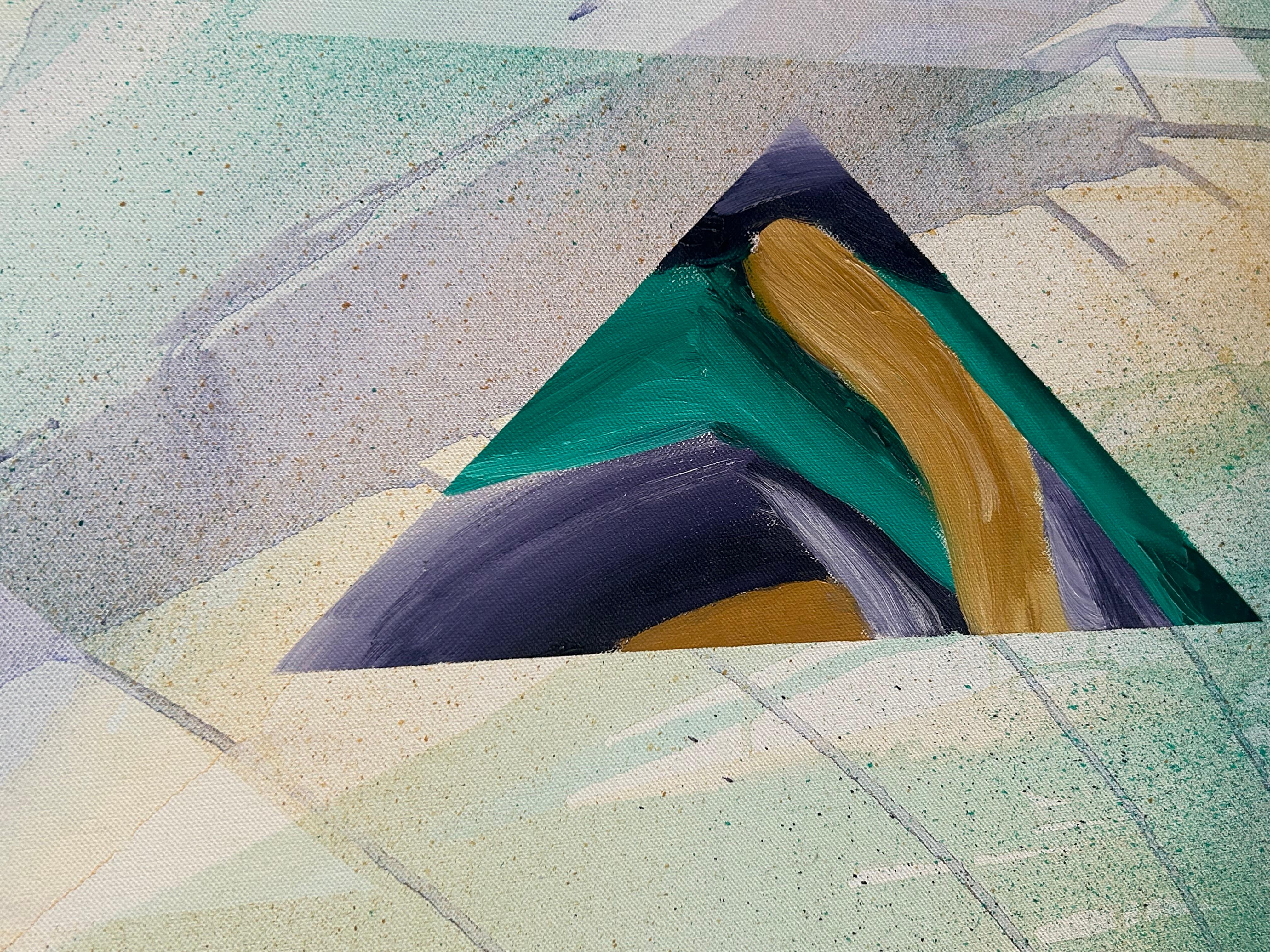 Nacida en Londres en 1955, Kremer estudió primero en Harrow (1973-74) y luego en el Bournemouth College of Art (1974-1977) y ha pasado casi toda su carrera trabajando junto a artistas contemporáneos de Dorset, como Martyn Brewster y Geoffrey