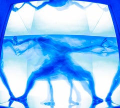 Flame bleue d'Abi Polinsky, représentée par Tuleste Factory