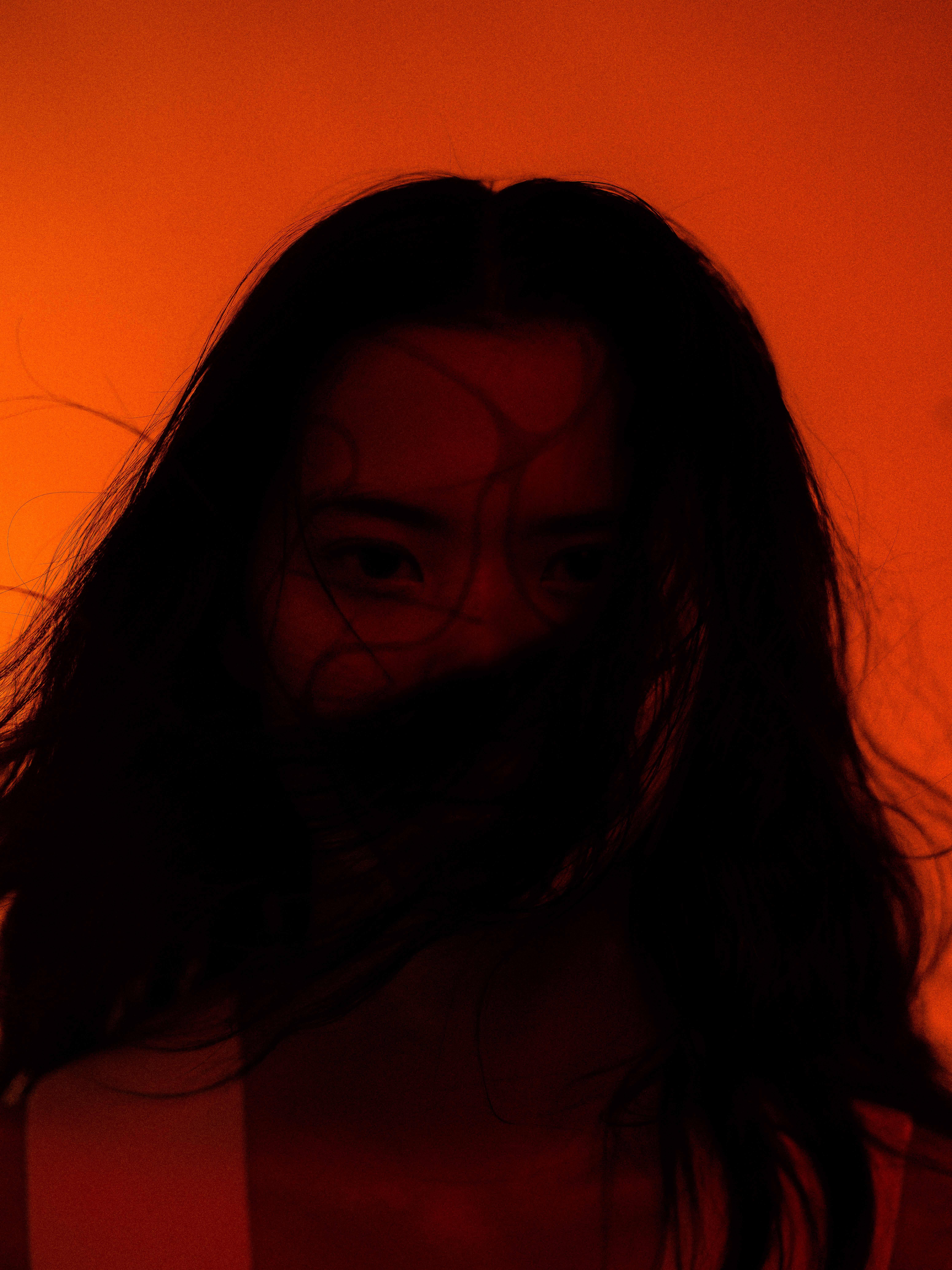 Inferna" Druck auf Hahnemüle-Papier, Rot-Orange-Schwarz-Porträt, von Abi Polinsky