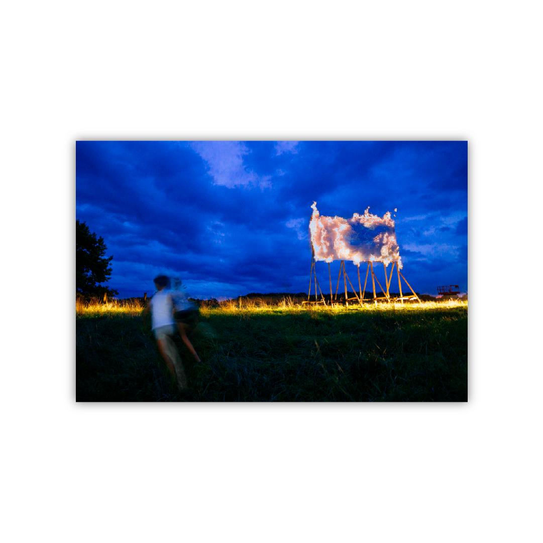 Stampa 'The Very End of the Night' su carta Hahnemüle, blu, di Abi Polinsky