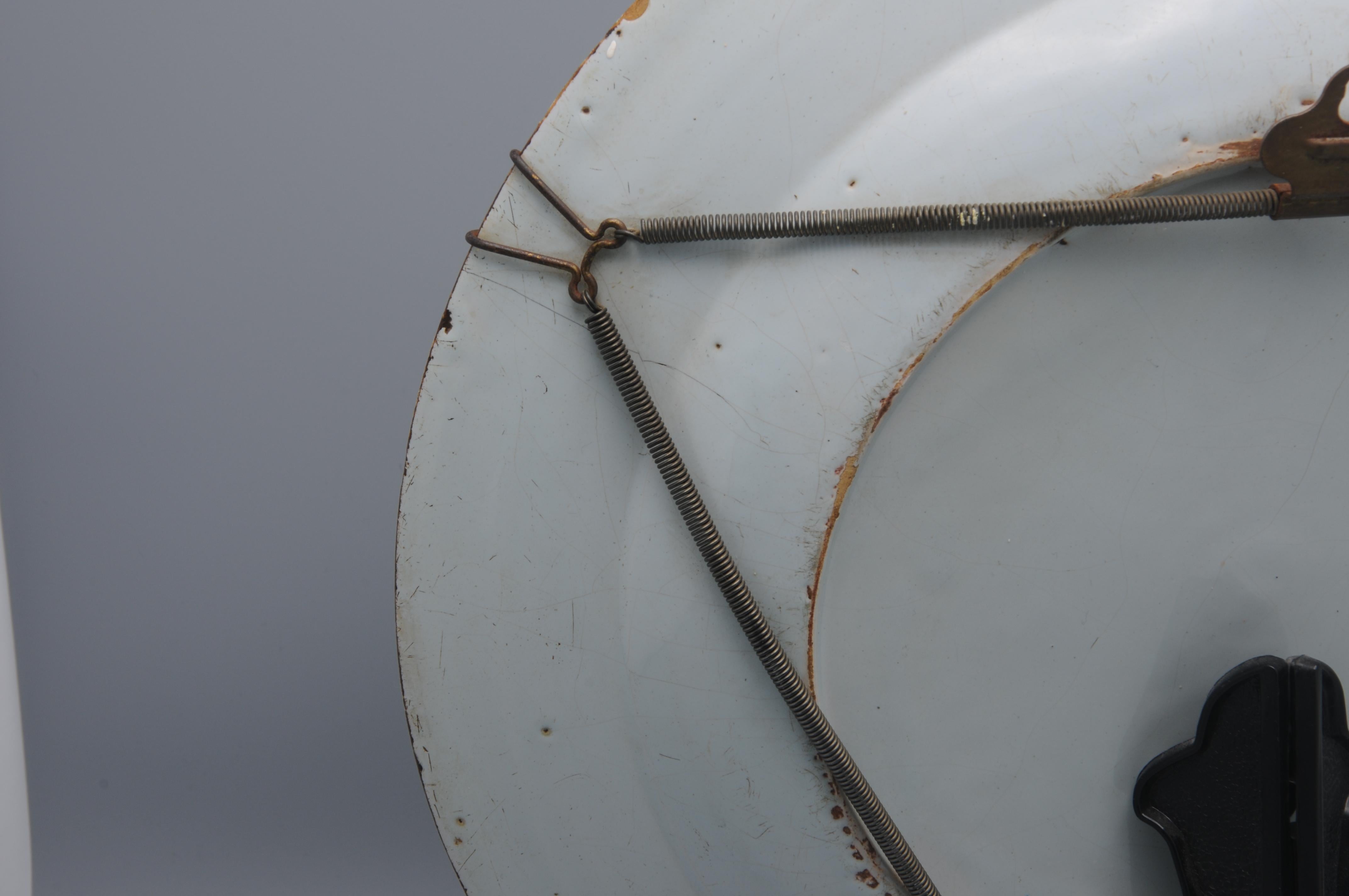 Abigail Griffith, Lambeth London - Chargeur à perruche en Delftware anglais, milieu du 18e siècle en vente 2