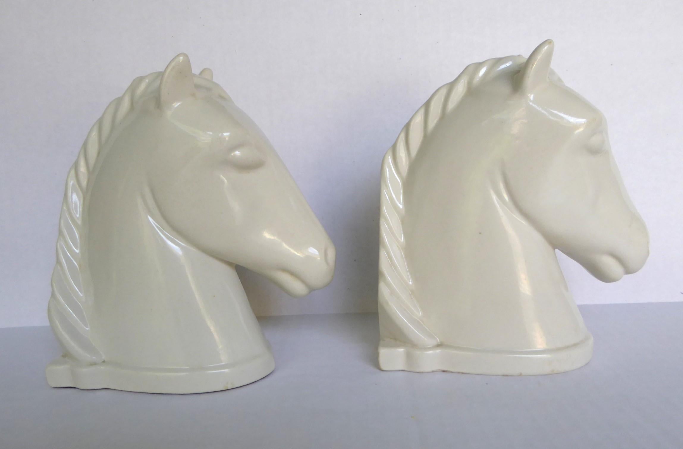 Abingdon Pottery Pair White Ceramic Mid Century Modern Horse Head Bookends 1940s In Good Condition For Sale In Miami, FL