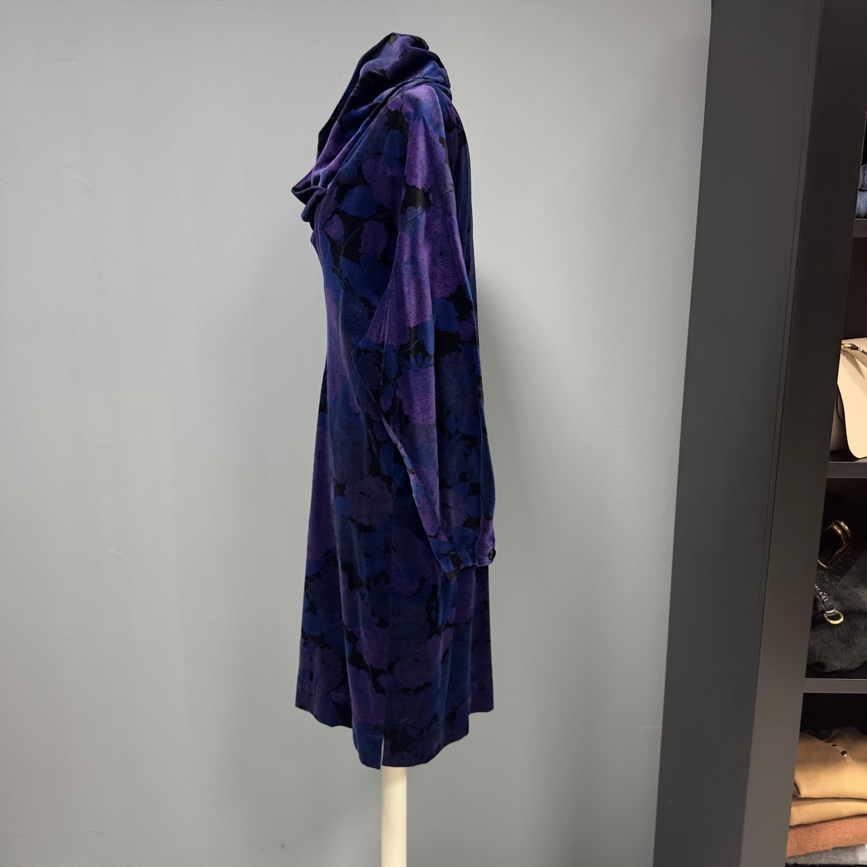 Black Gianni Versace for Genny 1980s velvet dress For Sale