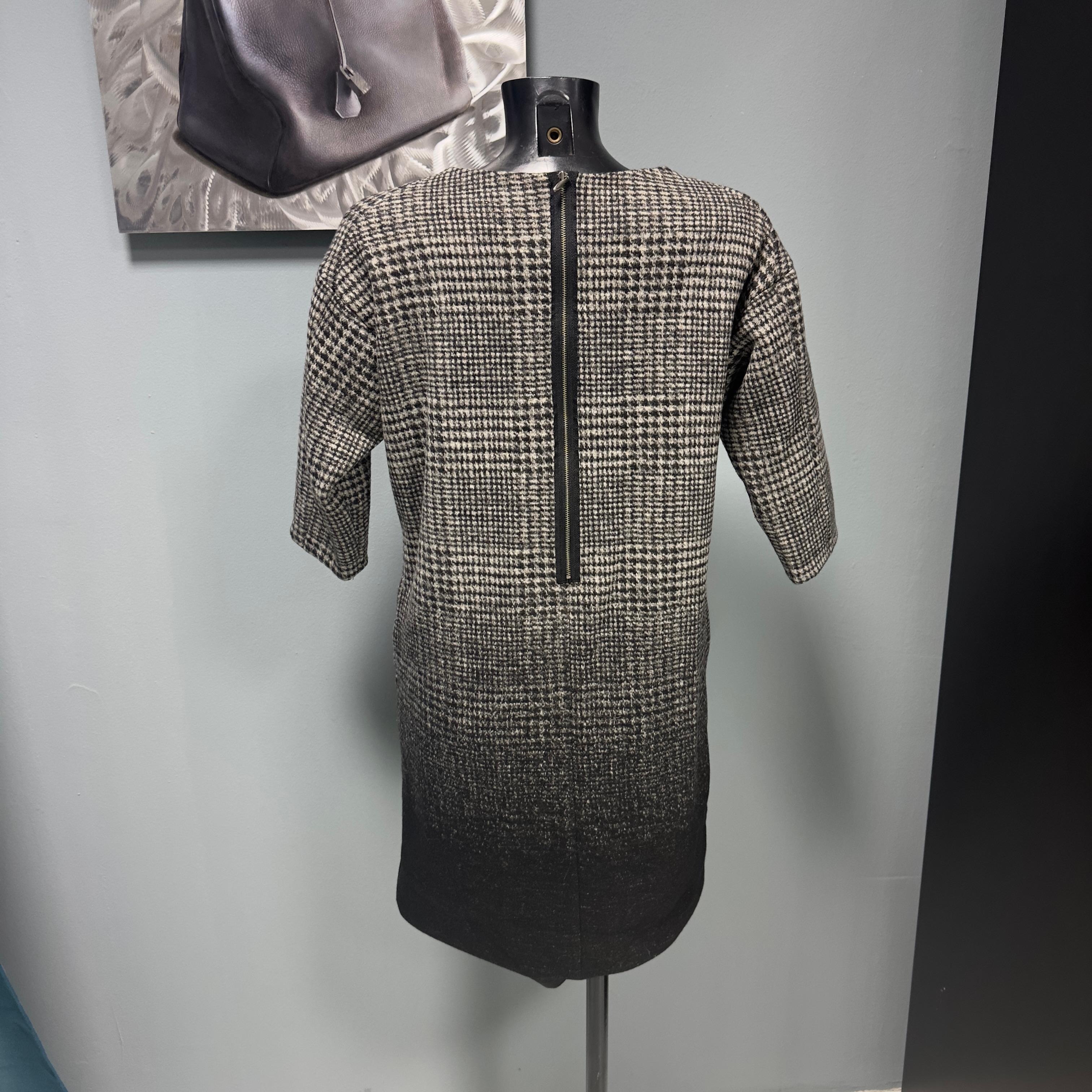 Lanvin Kleid in perfektem Zustand im Zustand „Hervorragend“ im Angebot in Basaluzzo, IT