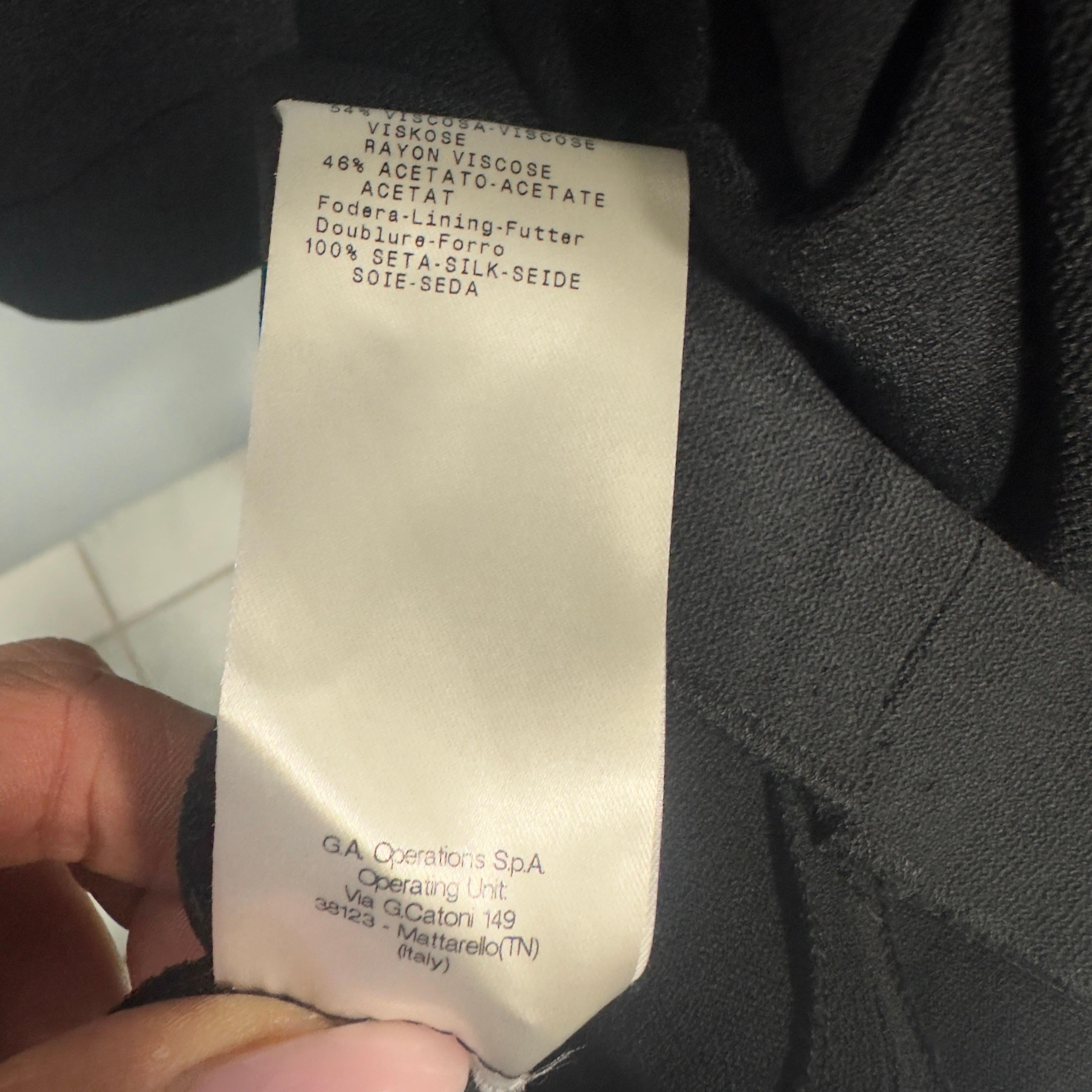 Abito nero Giorgio Armani in ottime condizioni For Sale 6