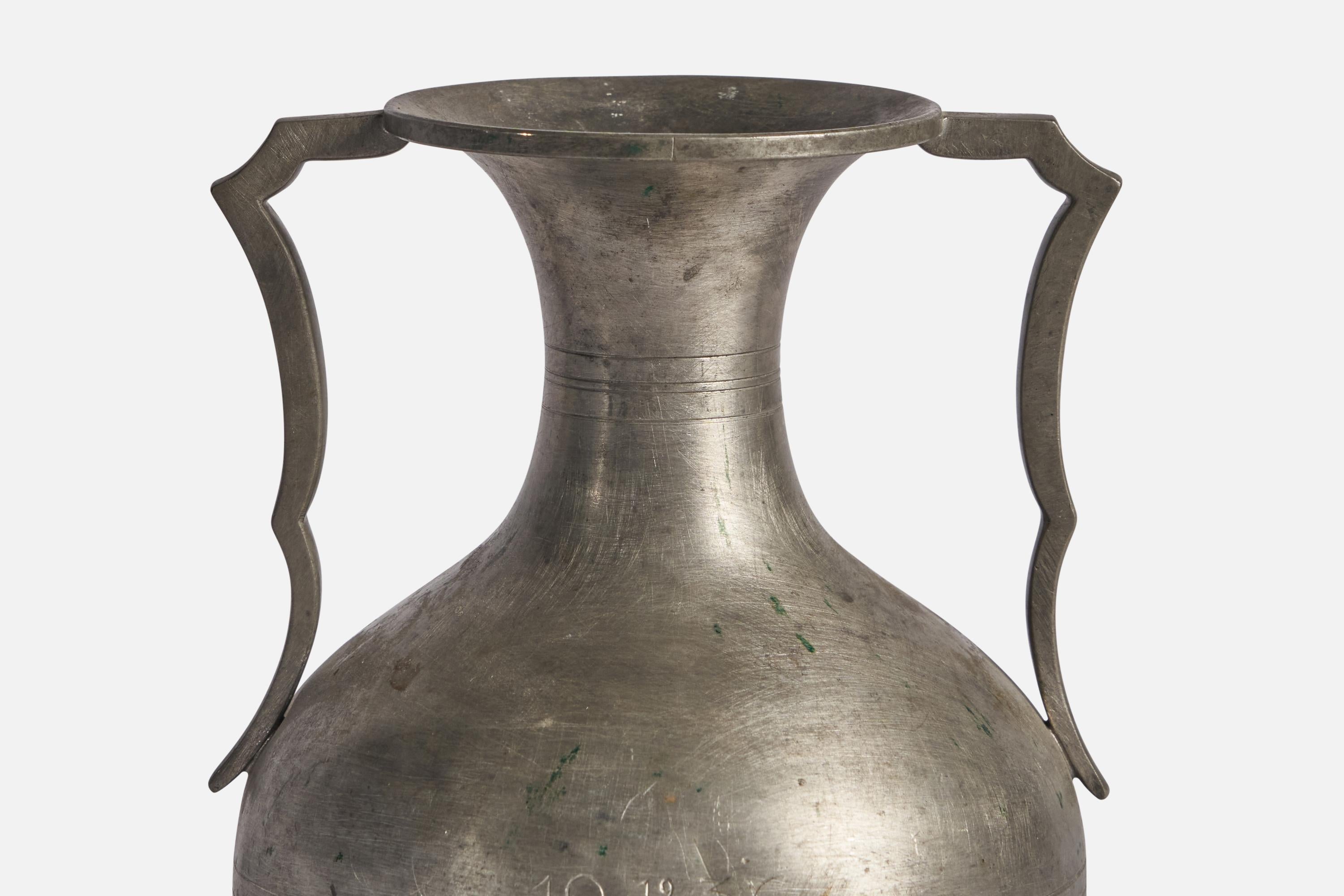 ABML, Vase, Pewter, Sweden, 1936 In Fair Condition For Sale In High Point, NC