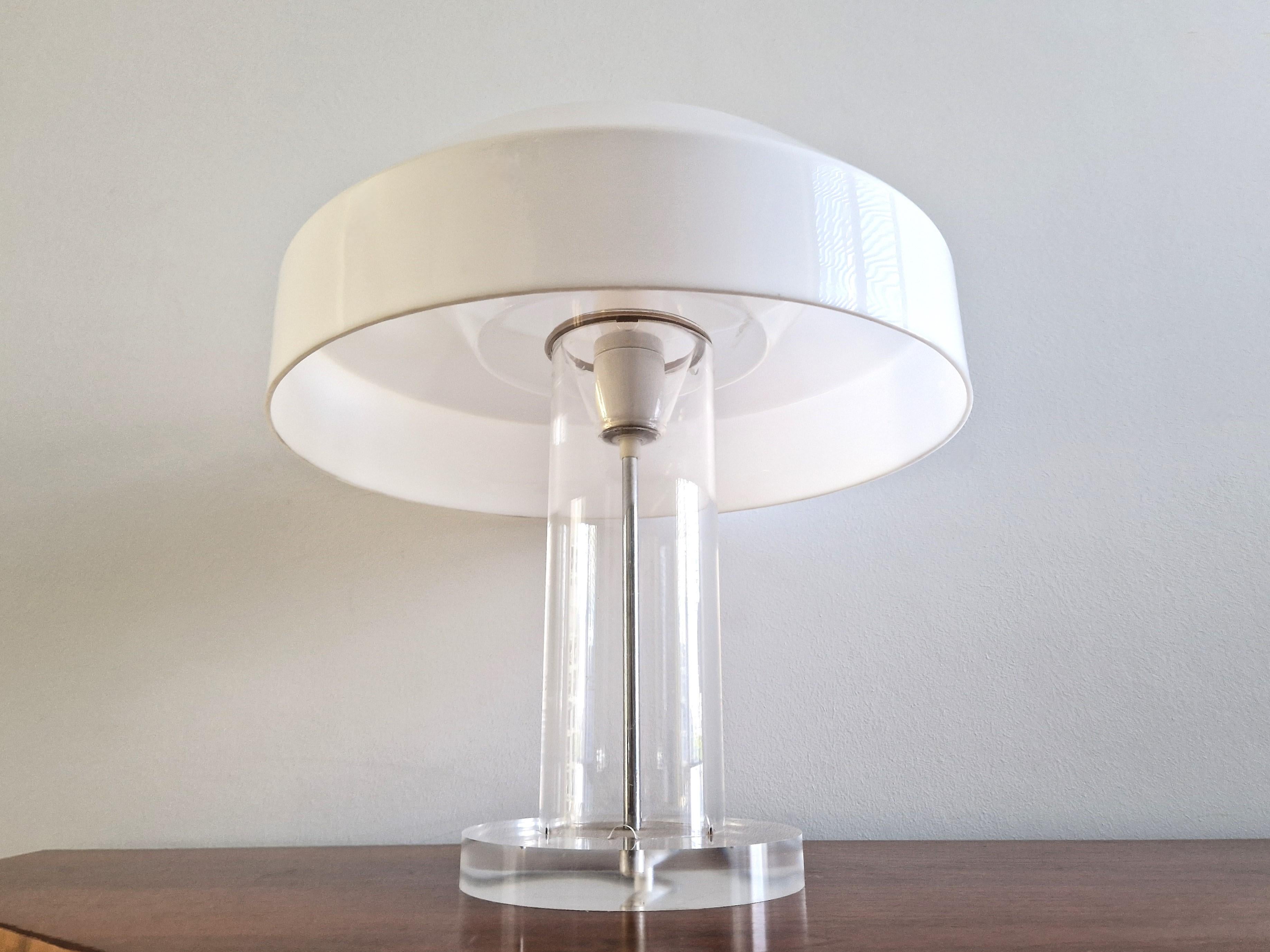 Mid-Century Modern ABN table lamp by Aldo van den Nieuwelaar for ABN, The Netherlands 1970's For Sale