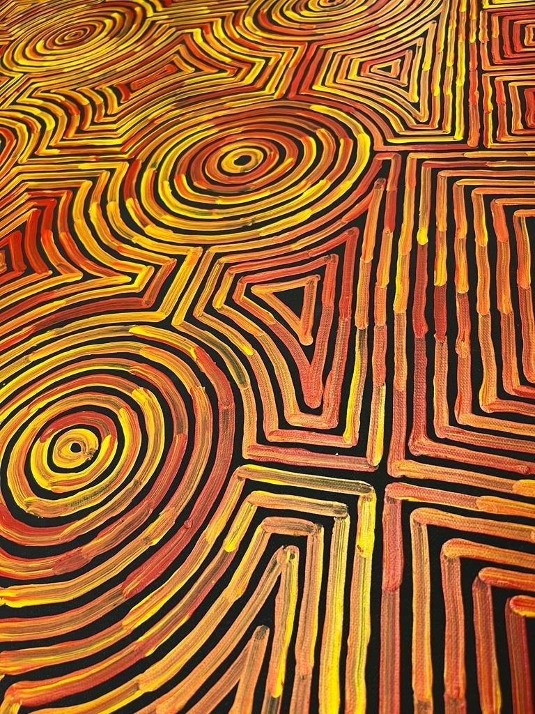 Aborigine-Gemälde „Tingari-Traumen“ von Ronnie Tjampitjinpa (1943-) (Australisch) im Angebot