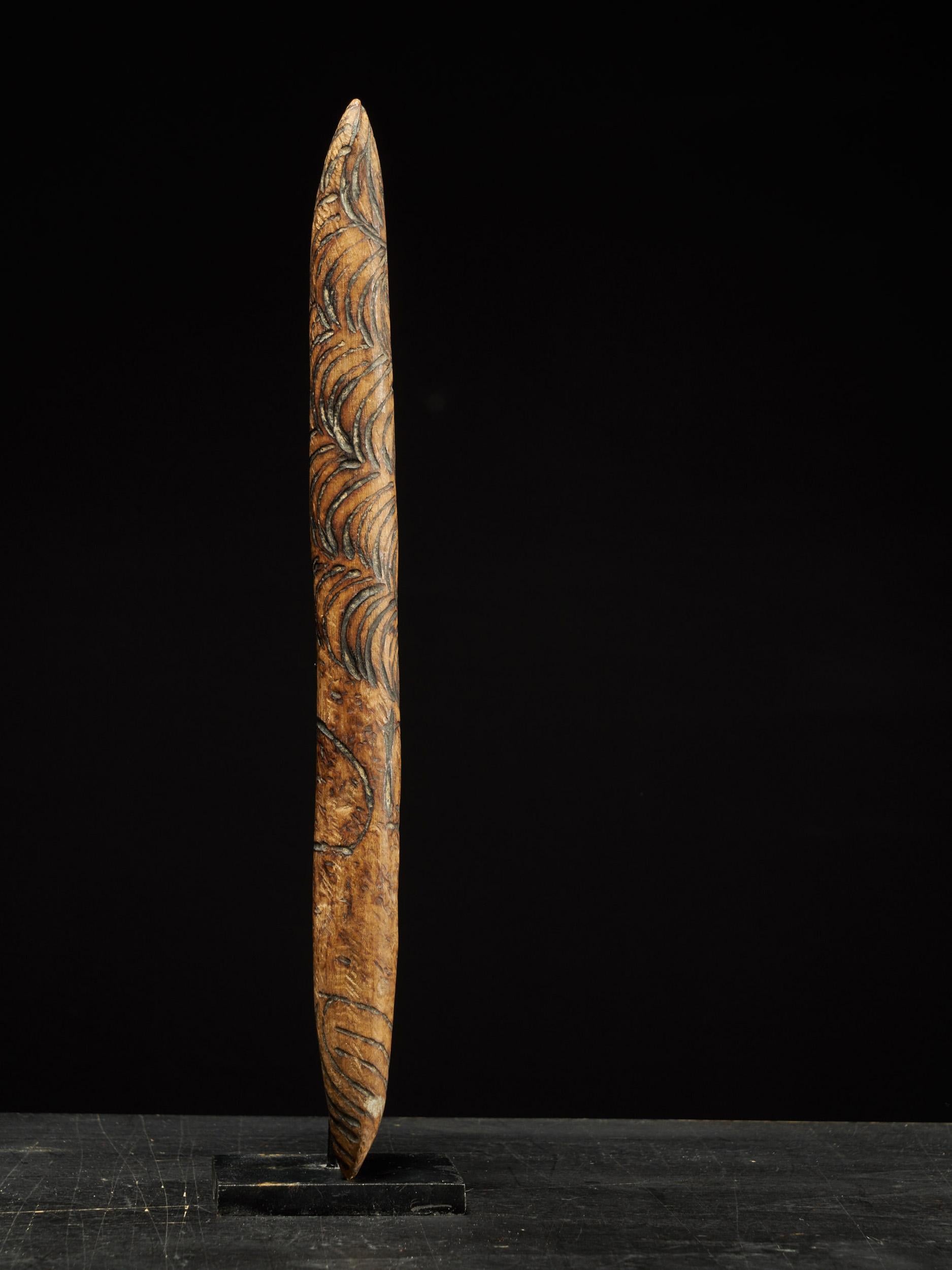 Aborigine-Volk, Australien, Tiwi Ritualobjekt und Clapper Sticks mit Bemalung (20. Jahrhundert) im Angebot