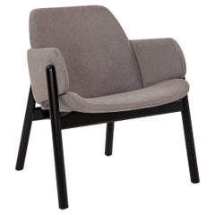 Oben Stuhl in grauem Stoff und schwarz lackiertem Gestell