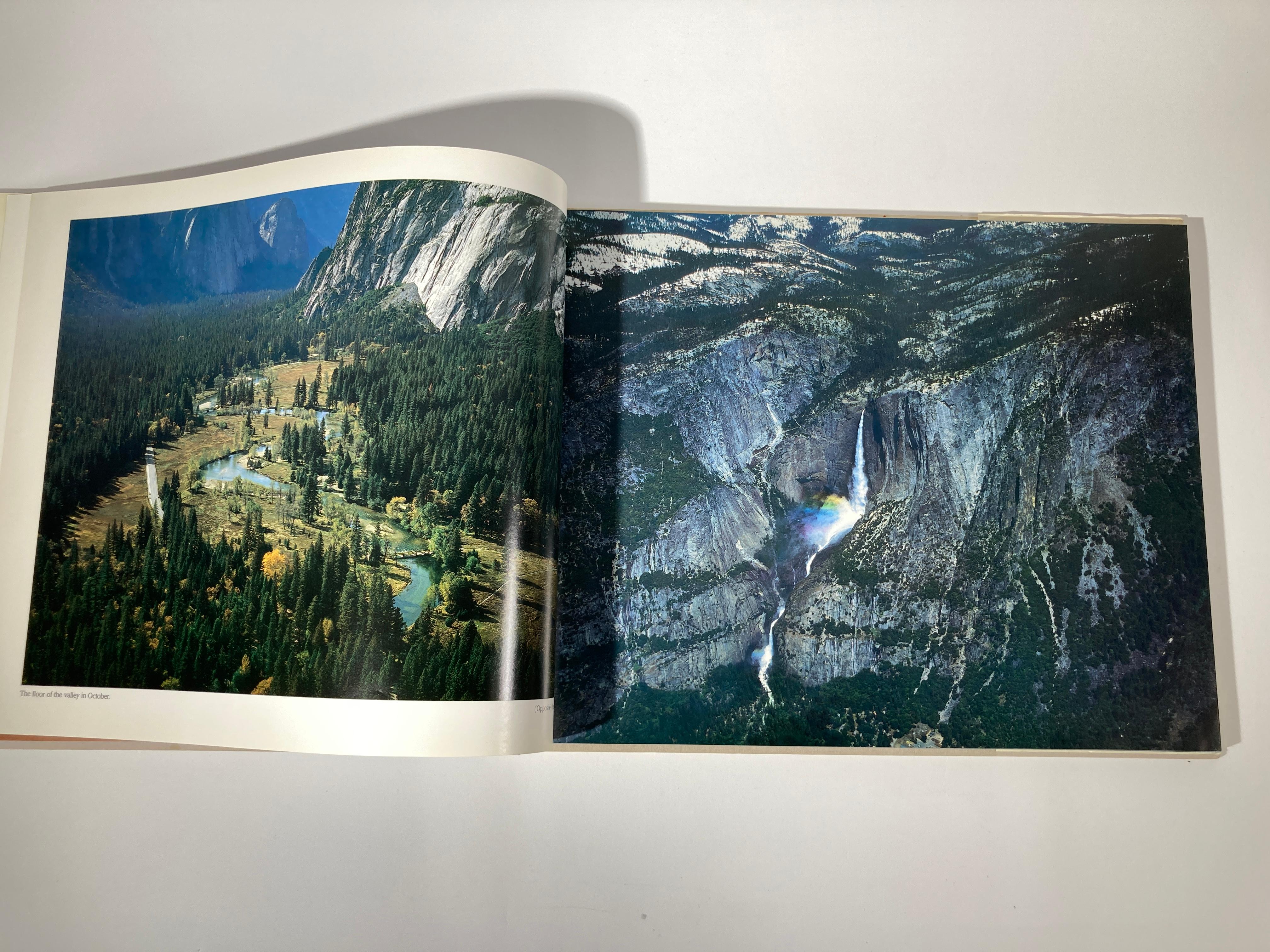 20ième siècle Au-dessus de Yosemite par Robert Cameron en vente