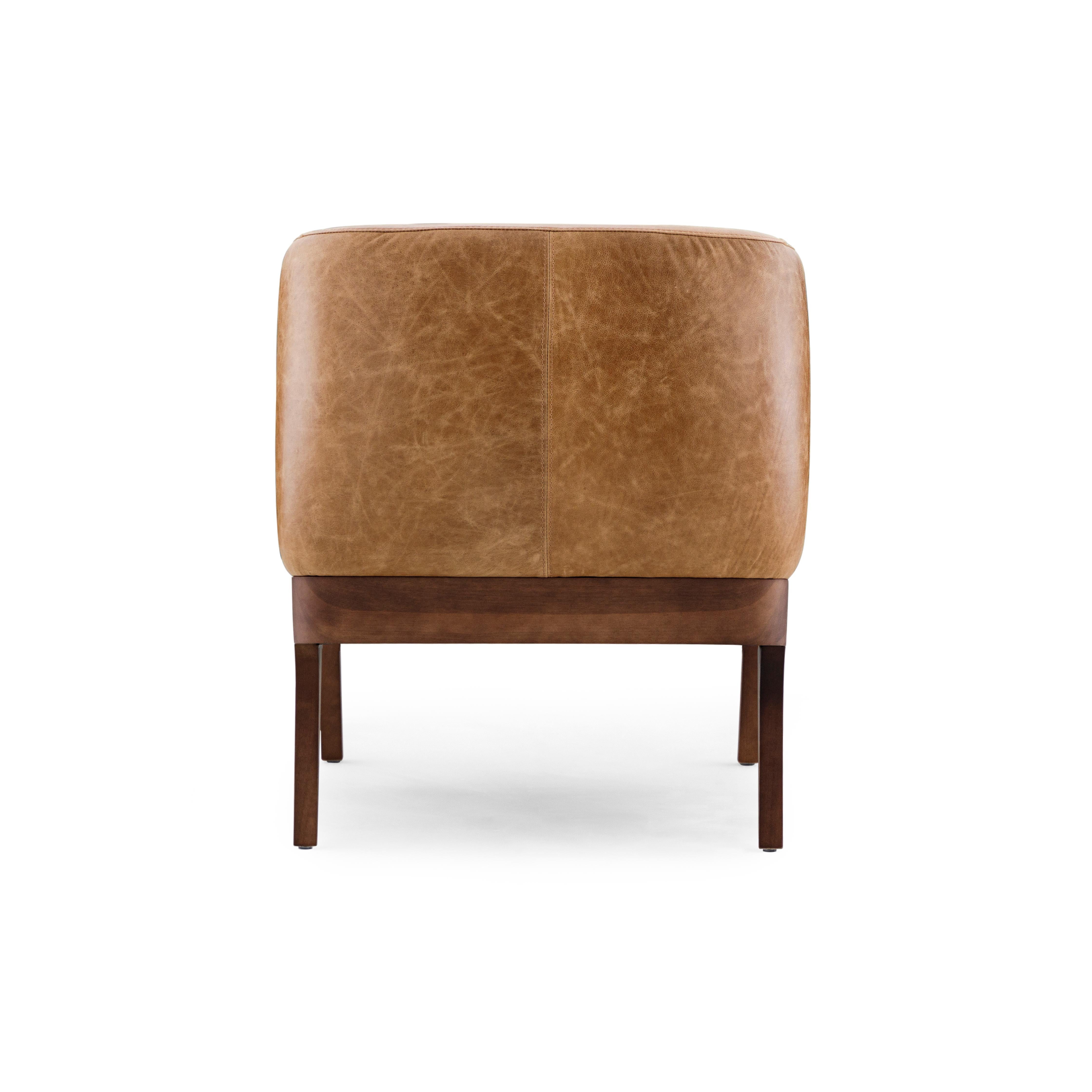 Abra Armchair in Brown Leather and Walnut Wood Finish In New Condition For Sale In Miami, FL