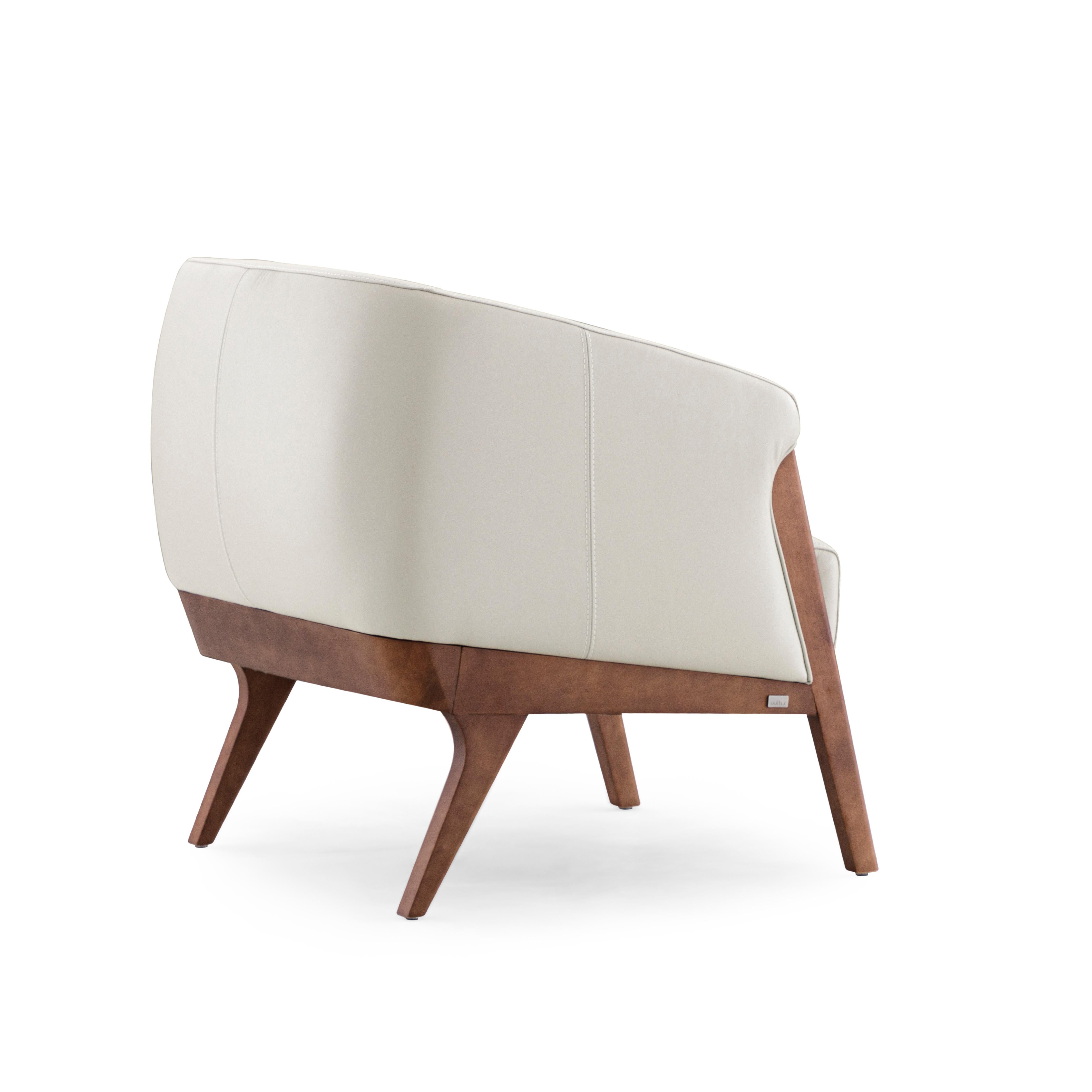 Abra Armchair in White Leather and Walnut Wood Finish In New Condition For Sale In Miami, FL